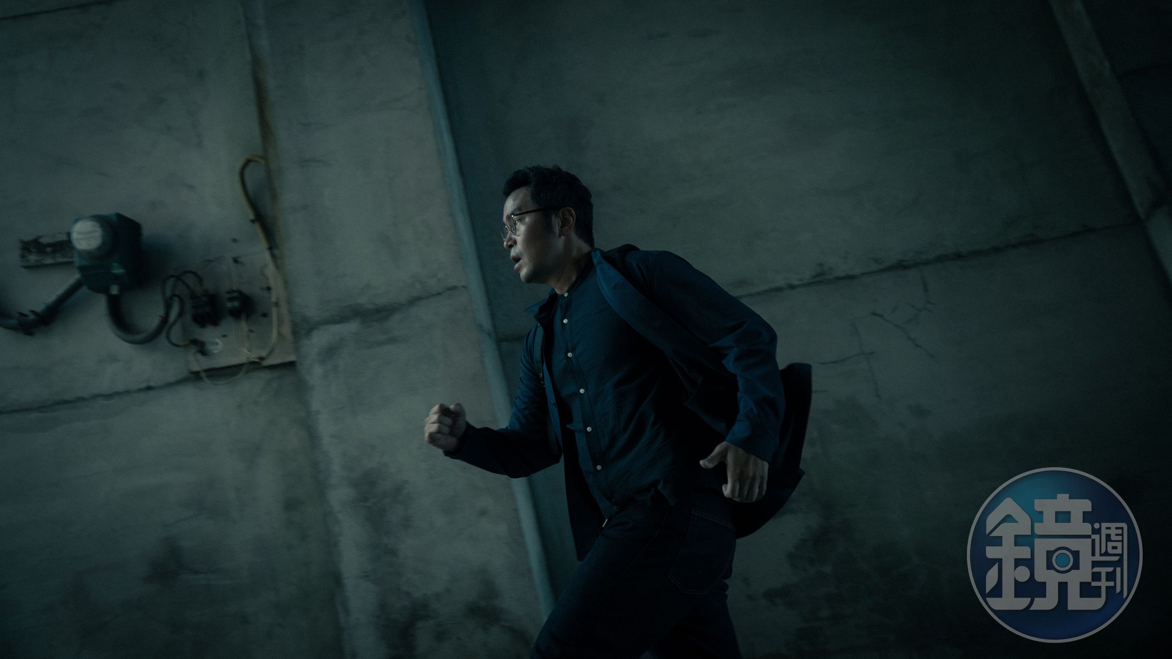 張孝全回歸《誰是被害者》第二季飾演鑑識官「方毅任」。（Netflix提供）