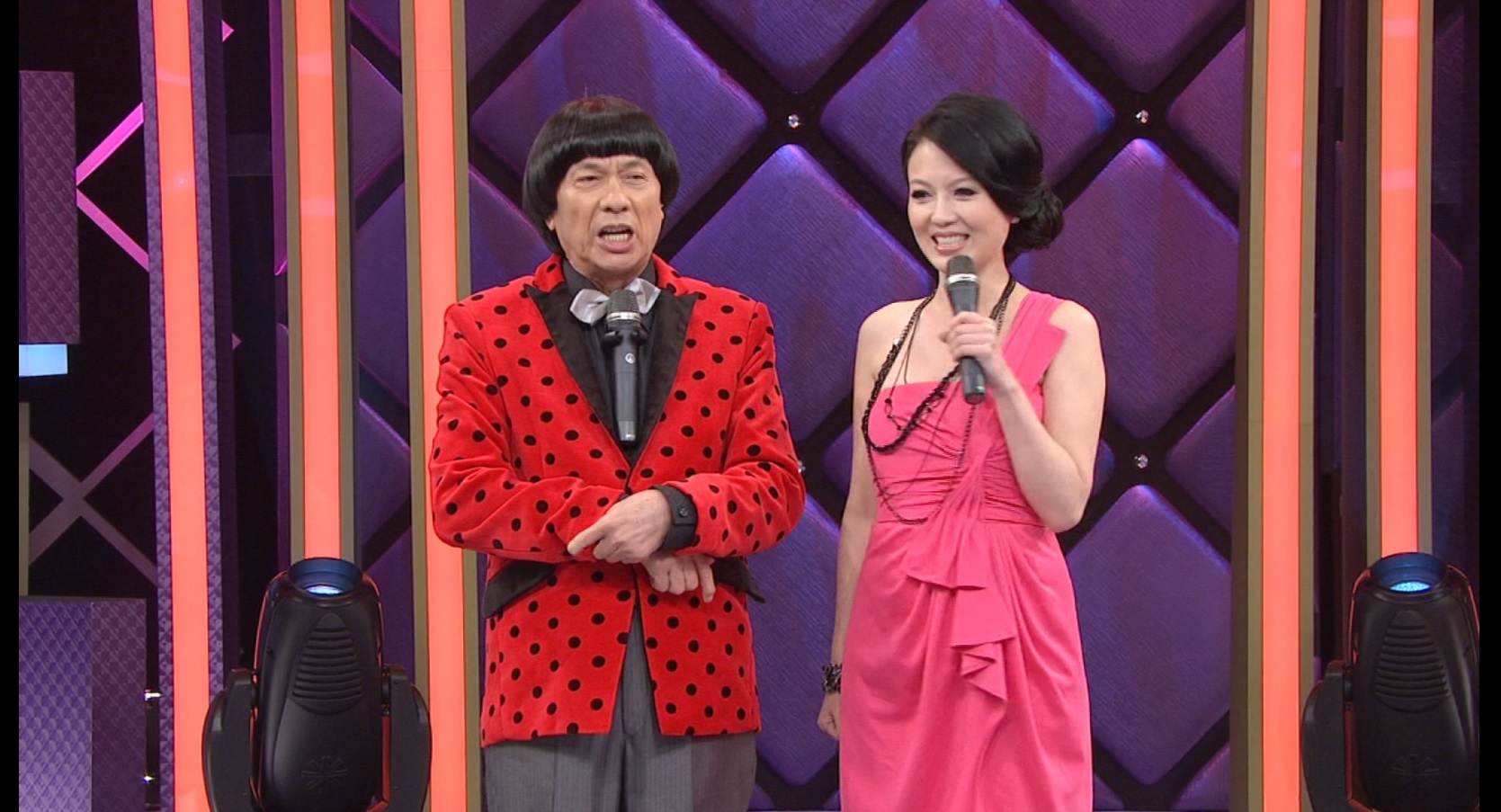 苗可麗戲劇、主持雙棲，曾和豬哥亮合作多次。（年代提供）