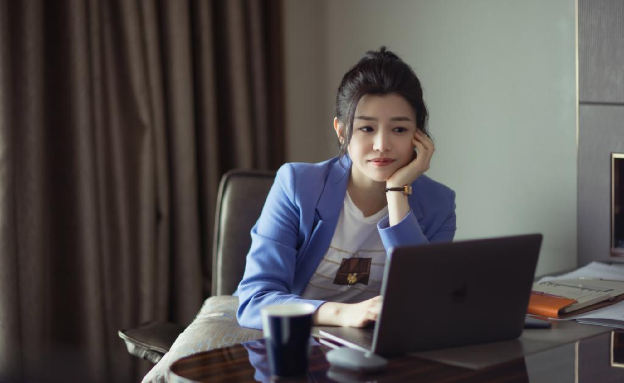 《溫暖的，甜蜜的》陳妍希飾演室內設計師齊家宜。（圖：MyVideo提供）