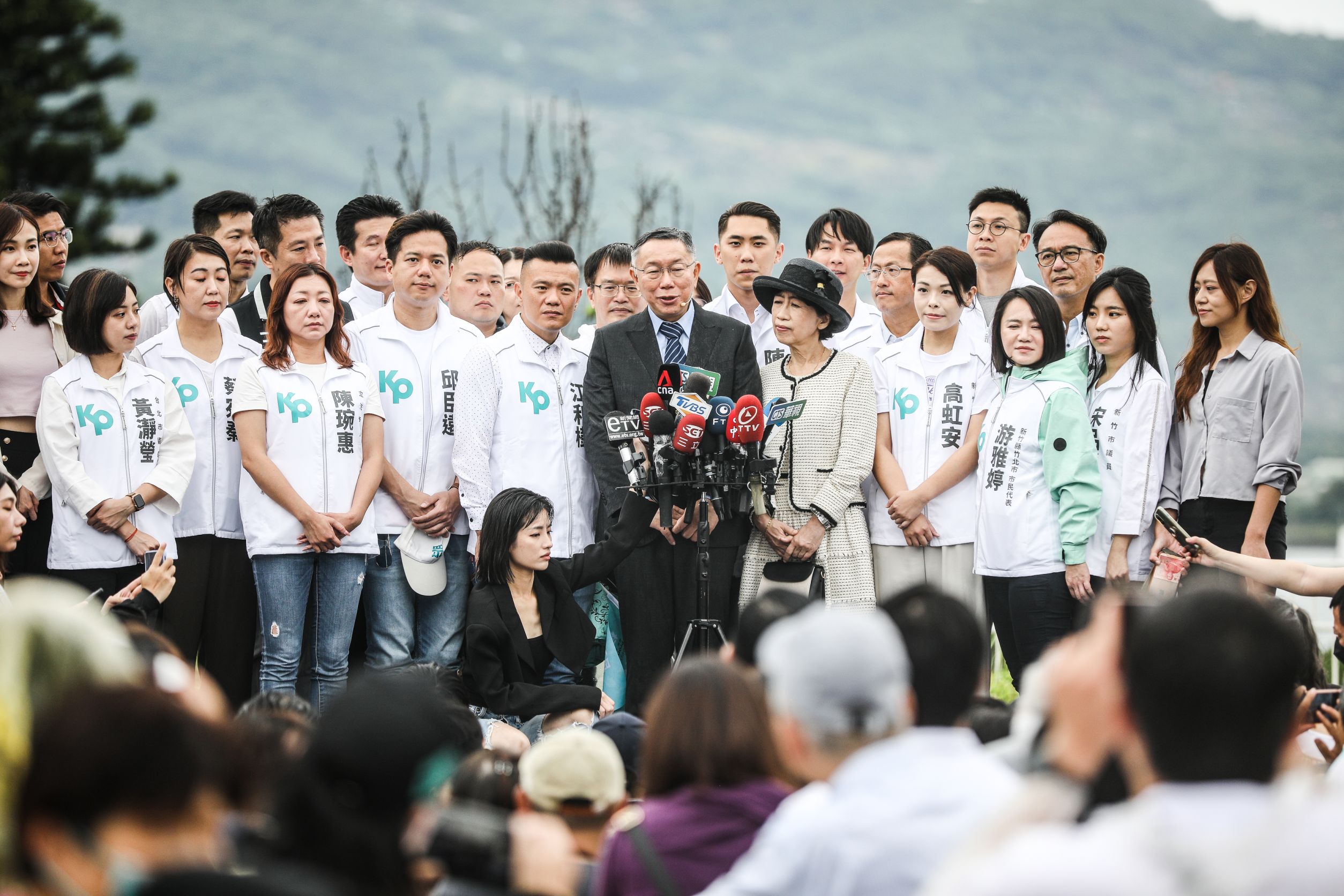 羅友志今po文，預言國民黨下一個策略就是「情勒藍白配」，而且柯文哲將成為郭台銘後，下一個被鎖定白嫖的對象。（本刊資料照）