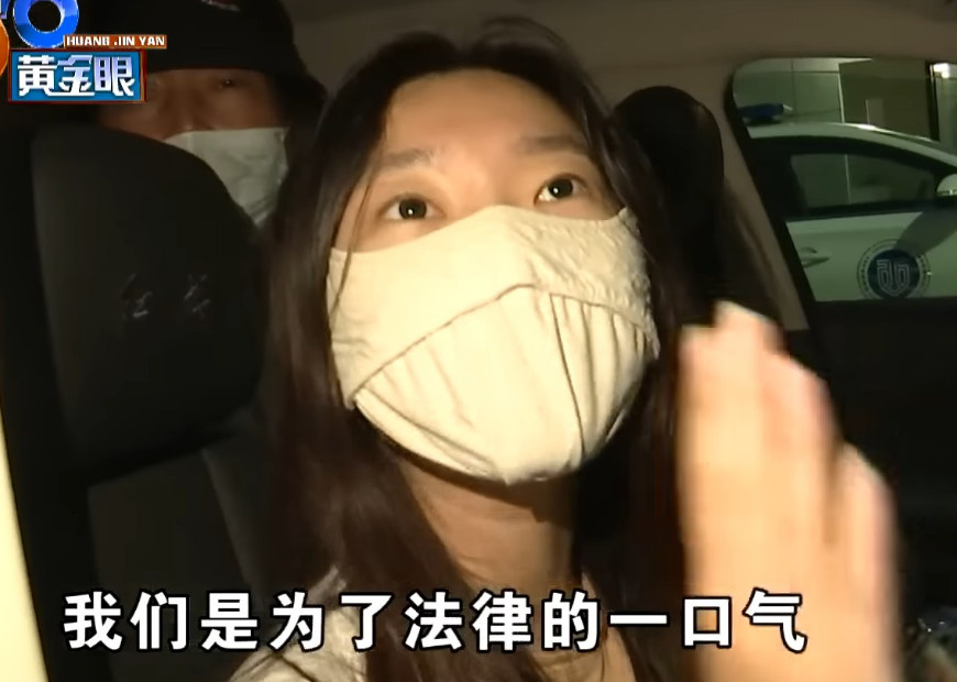 余女堅稱自己為了討公道,要求拒載的駕駛賠償。(翻攝YT頻道1818黄金眼)