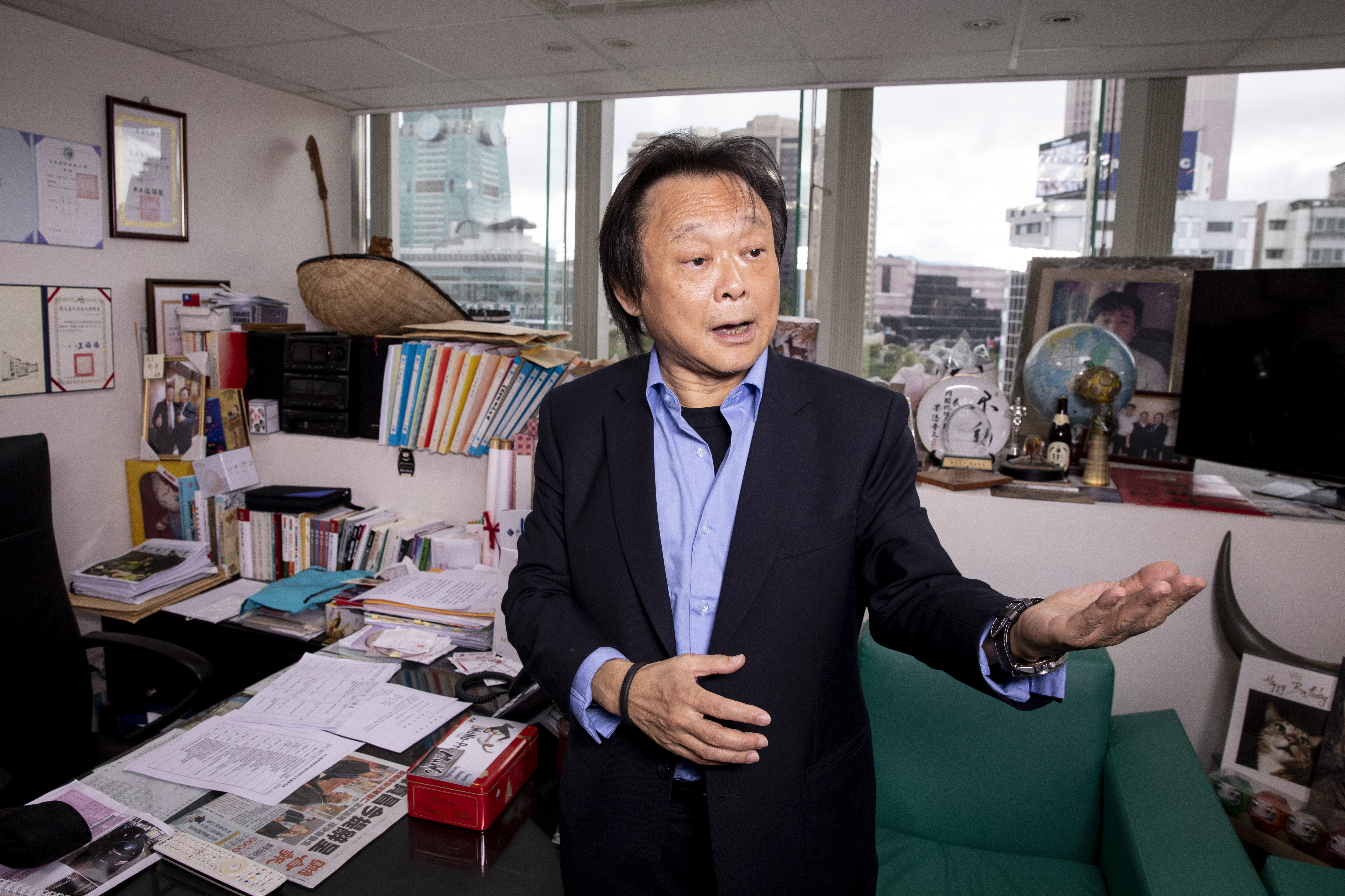 王世堅分析指出，目前柯文哲的民調支持度是「虛胖」，來自對藍綠的不滿，才會累積到柯身上。（本刊資料照）