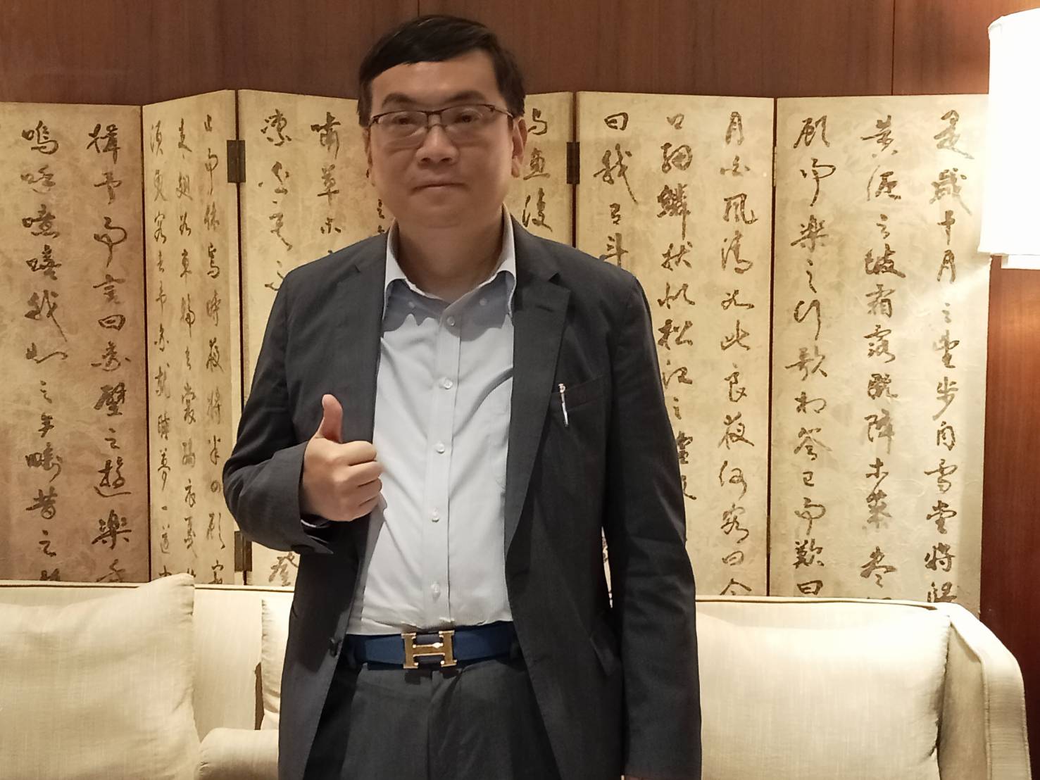 基龍米克斯董事長周孟賢今日表示，公司正透過收購美國業者納入旗下子公司，藉此打入國際藥廠供應鏈。