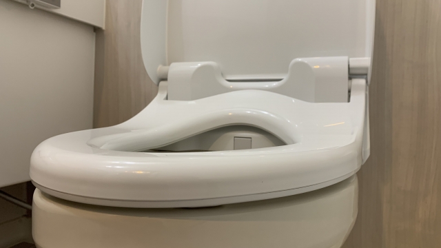 中國一名王姓男子每天帶薪拉屎3～6小時，結果被公司開除了。（示意圖，photoAC）