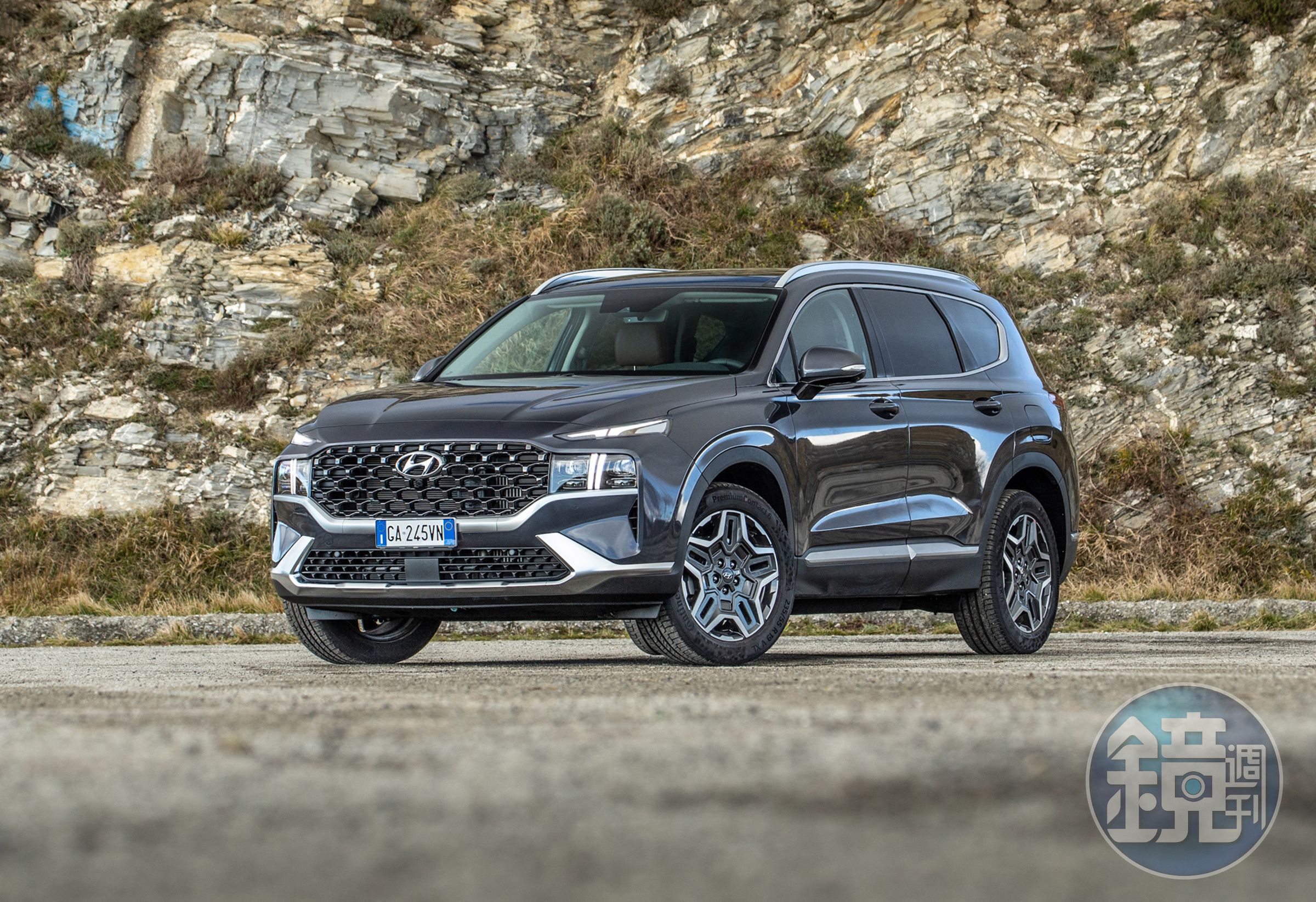 HYUNDAI Santa Fe 渦輪油電GLTH-C六人座