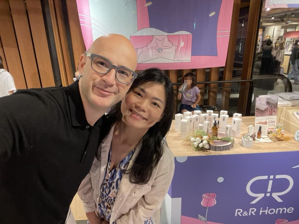 網友在吳鳳臉書留言「老外喜歡的台灣女生都不是台灣人認為漂亮的」，令他有感而發，發文探討對「美」一詞的定義。（翻攝自吳鳳 Rifat臉書）