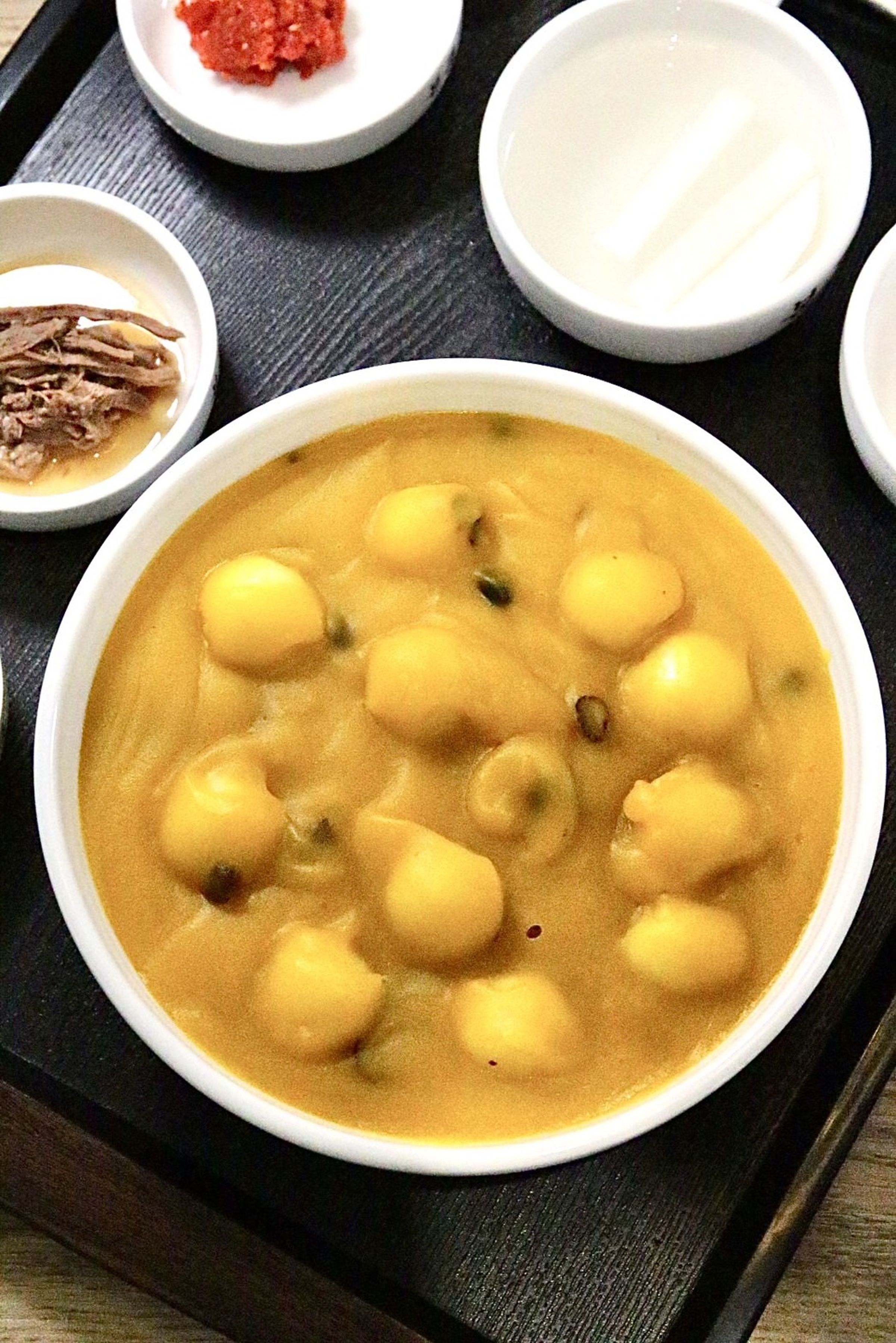 綿密香甜的「甜南瓜粥」不僅富含膳食纖維，還加入充滿嚼勁的糯米糰子，飽足感破表。（250元／份）