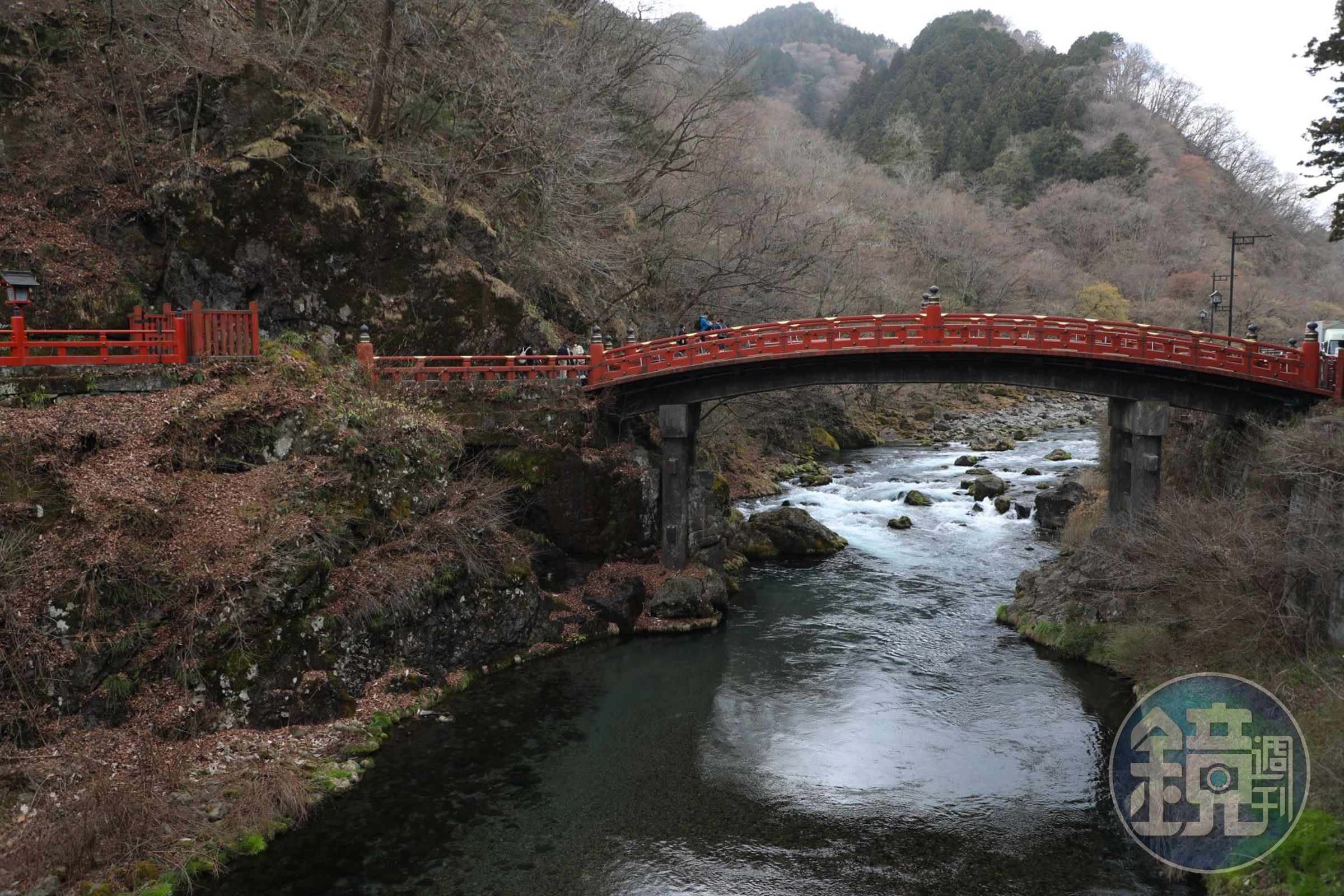 鄰近的「二荒山神社」的神橋亦是經典景點。