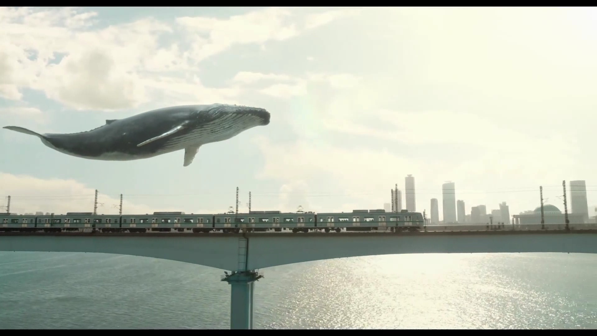 《非常律師禹英禑》播出後，劇中的鯨魚特效夢幻又真實引來熱烈討論。（翻攝自Netflix）