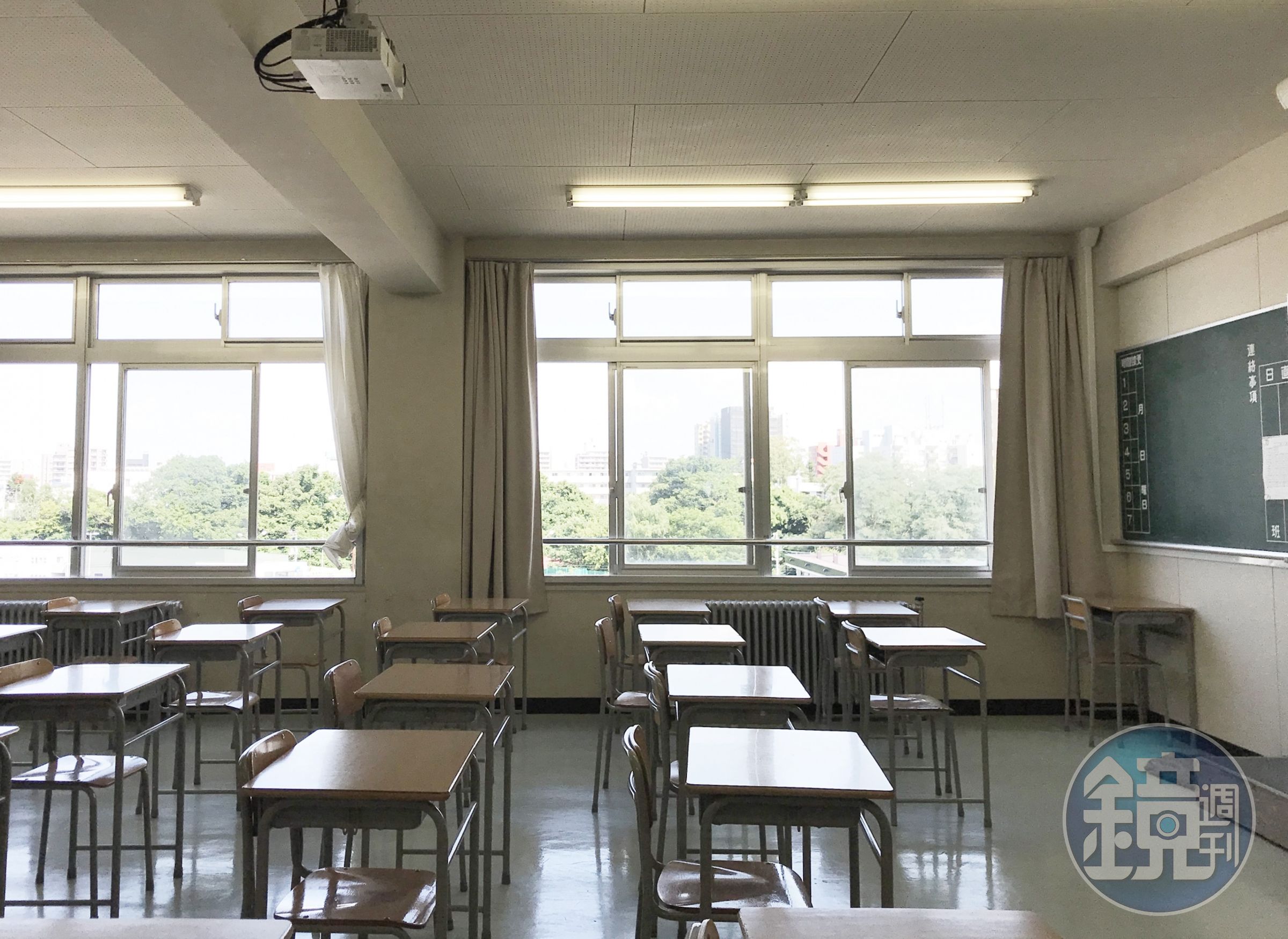南韓京畿道水原市一間國小教師，竟然是13年前一起輪姦案的加害者。（示意圖，photoAC提供）