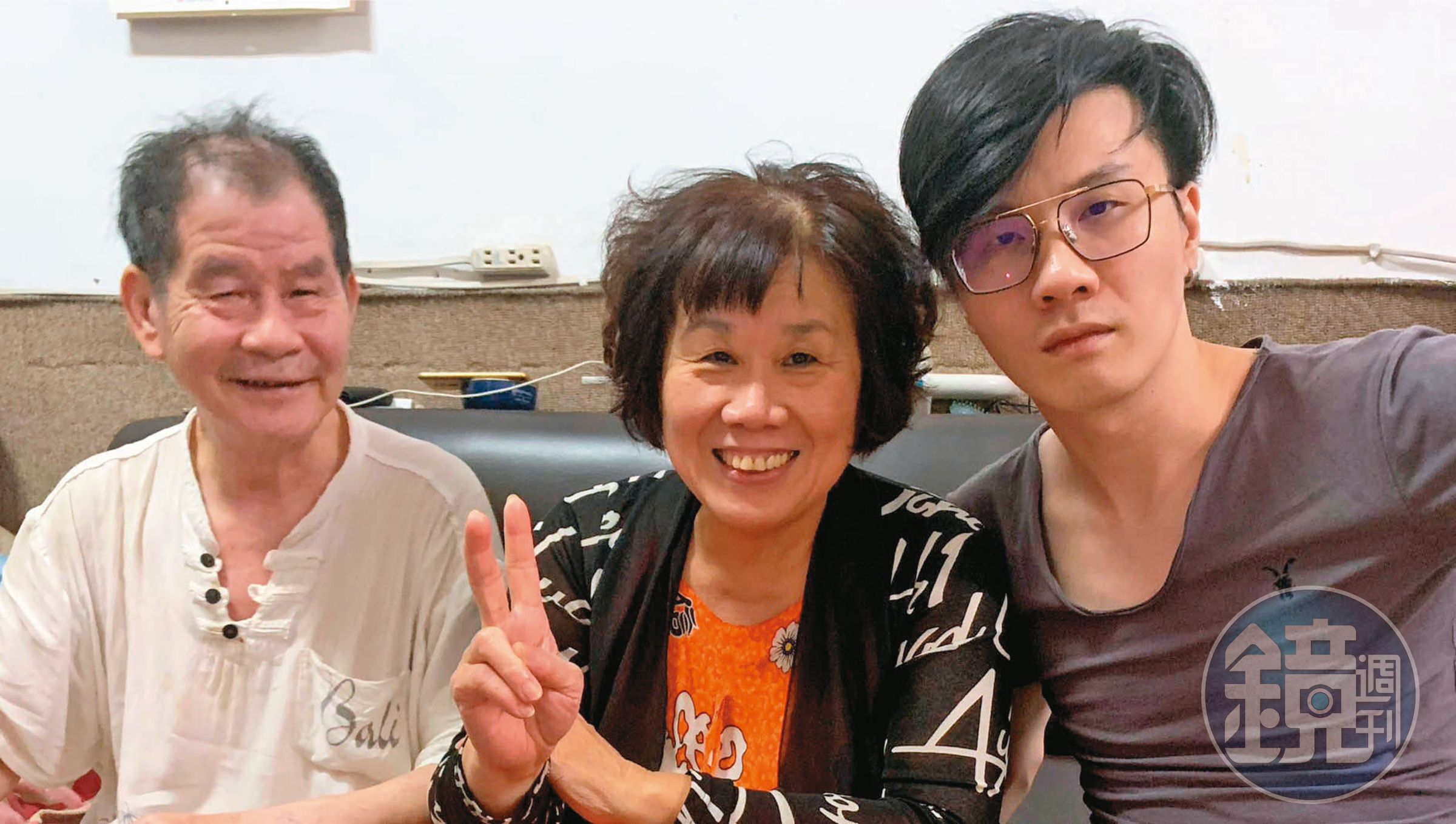 林立偉(右)說,成長過程因為很獨立,父母從不干涉他的決定,辭職改當電競選手也沒意見。(林立偉提供)