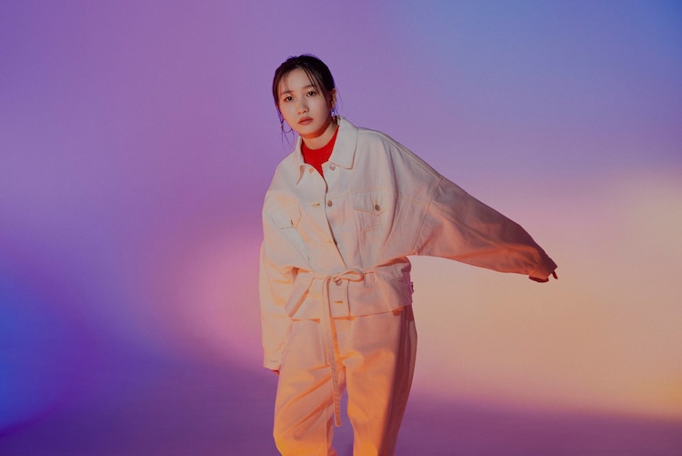幾田莉拉是「YOASOBI」主唱，這回以個人名義替《快一秒的他》打造主題曲。（翻攝自《快一秒的他》官方Twitter）