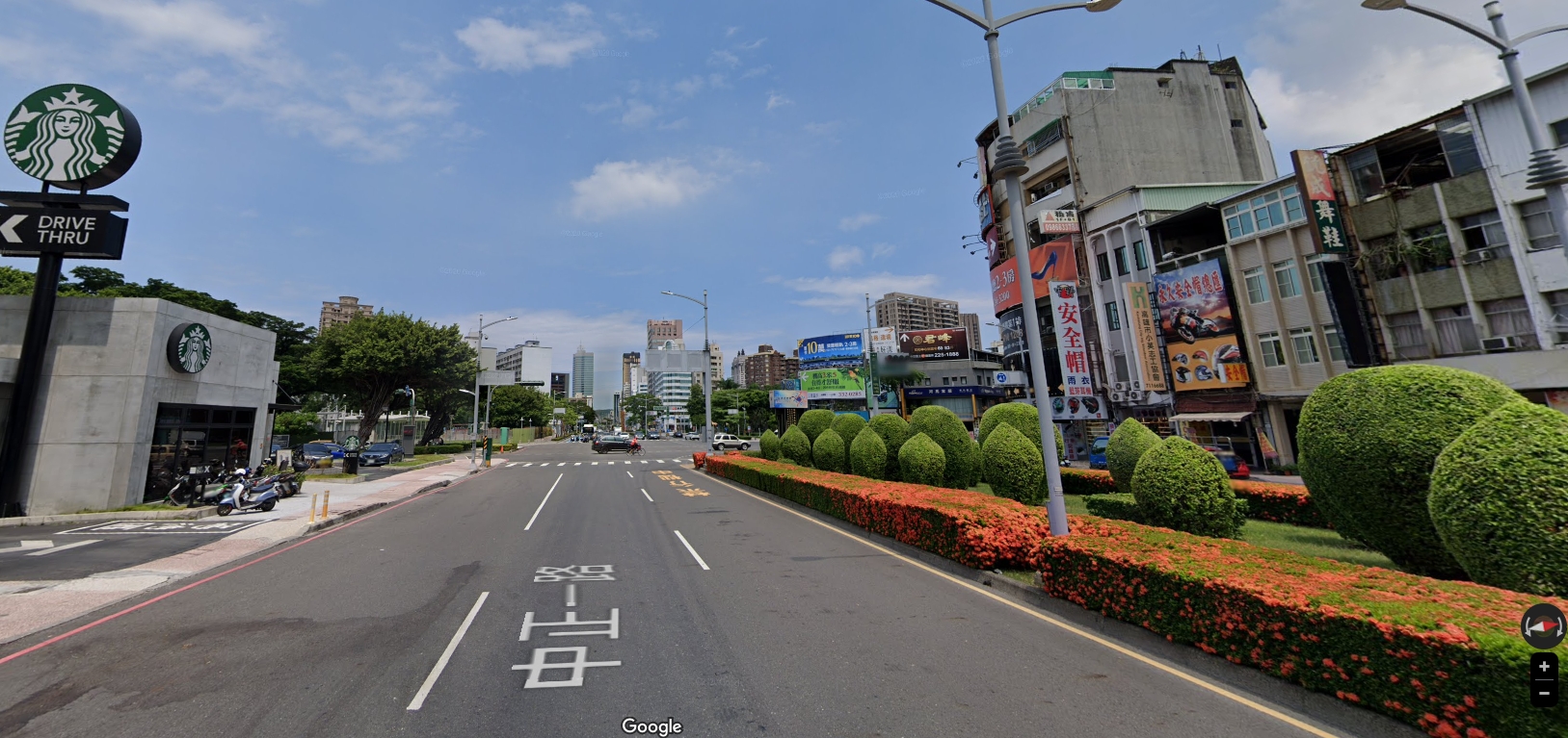 高雄一家星巴克遭對面民宅的男子以BB槍射擊，男子遭逮稱只是好玩。（翻攝自Google Maps）