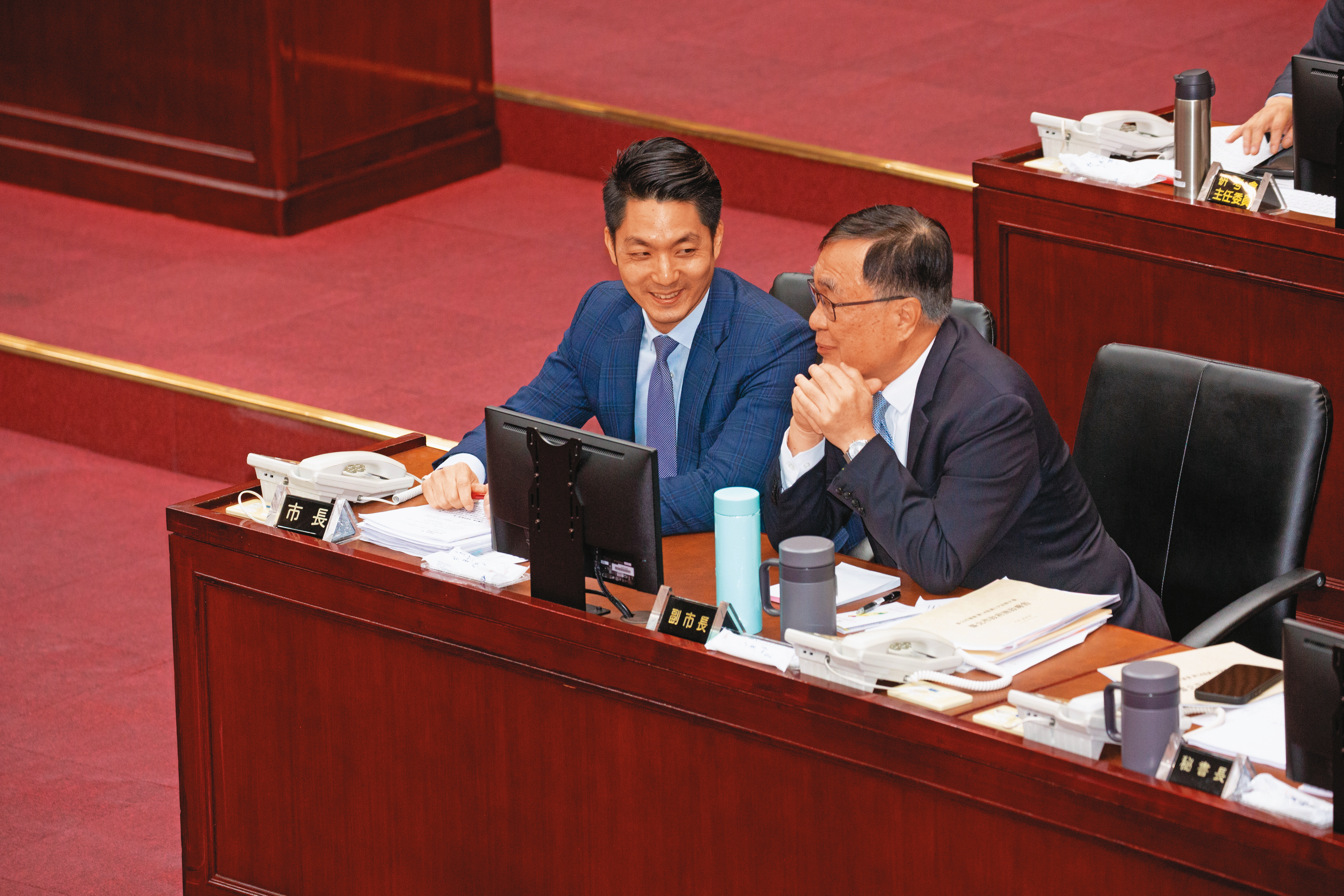 在韓國瑜高雄市長任內，擔任副市長的李四川（右），如今成為台北市長蔣萬安（左）的副手，也成為蔣市府與張榮味合作的關鍵之一。