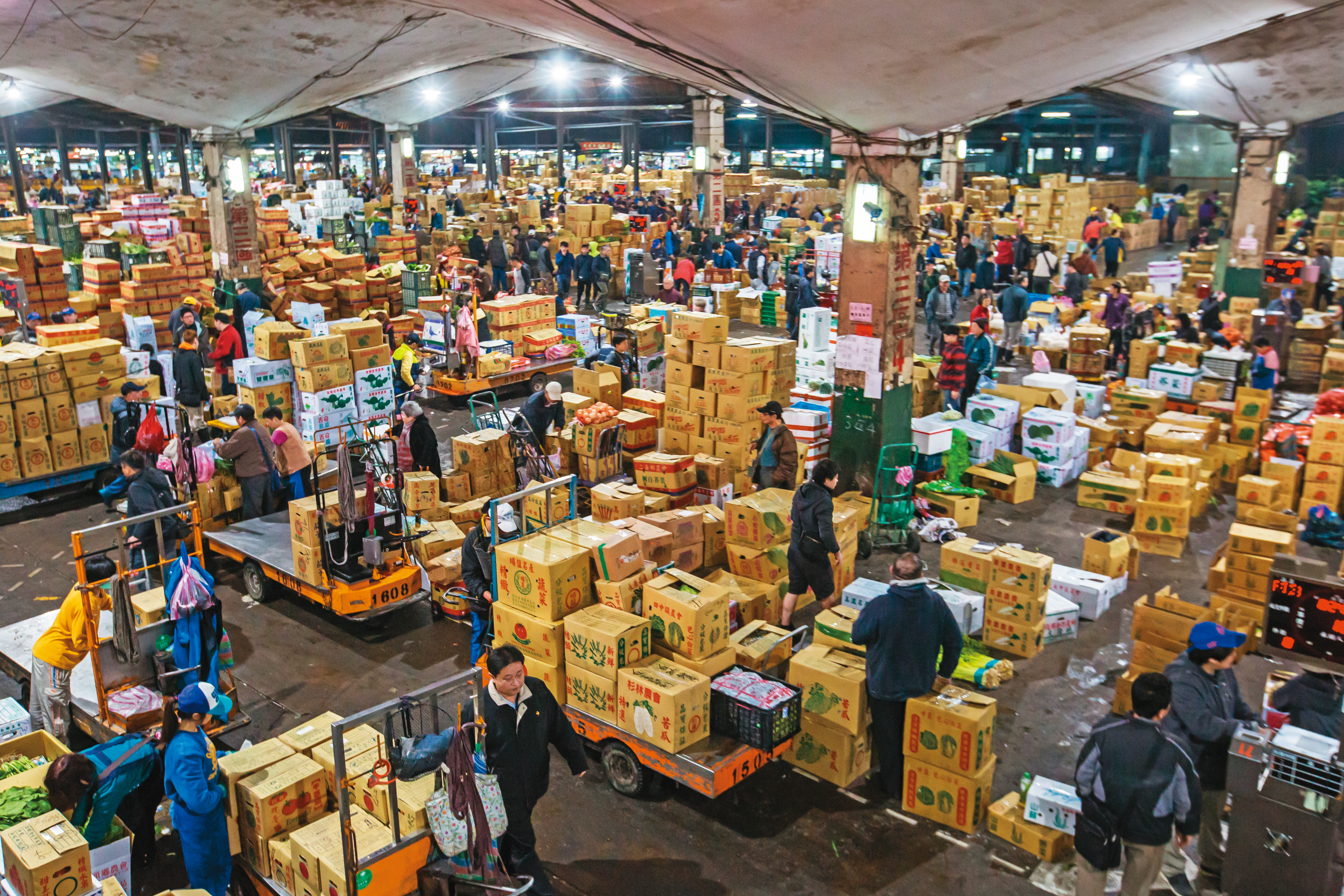 北農一市（萬華）、二市（濱江）一年營業額平均210億元，創造6億元的本業收入，成為最會賺錢的拍賣市場。