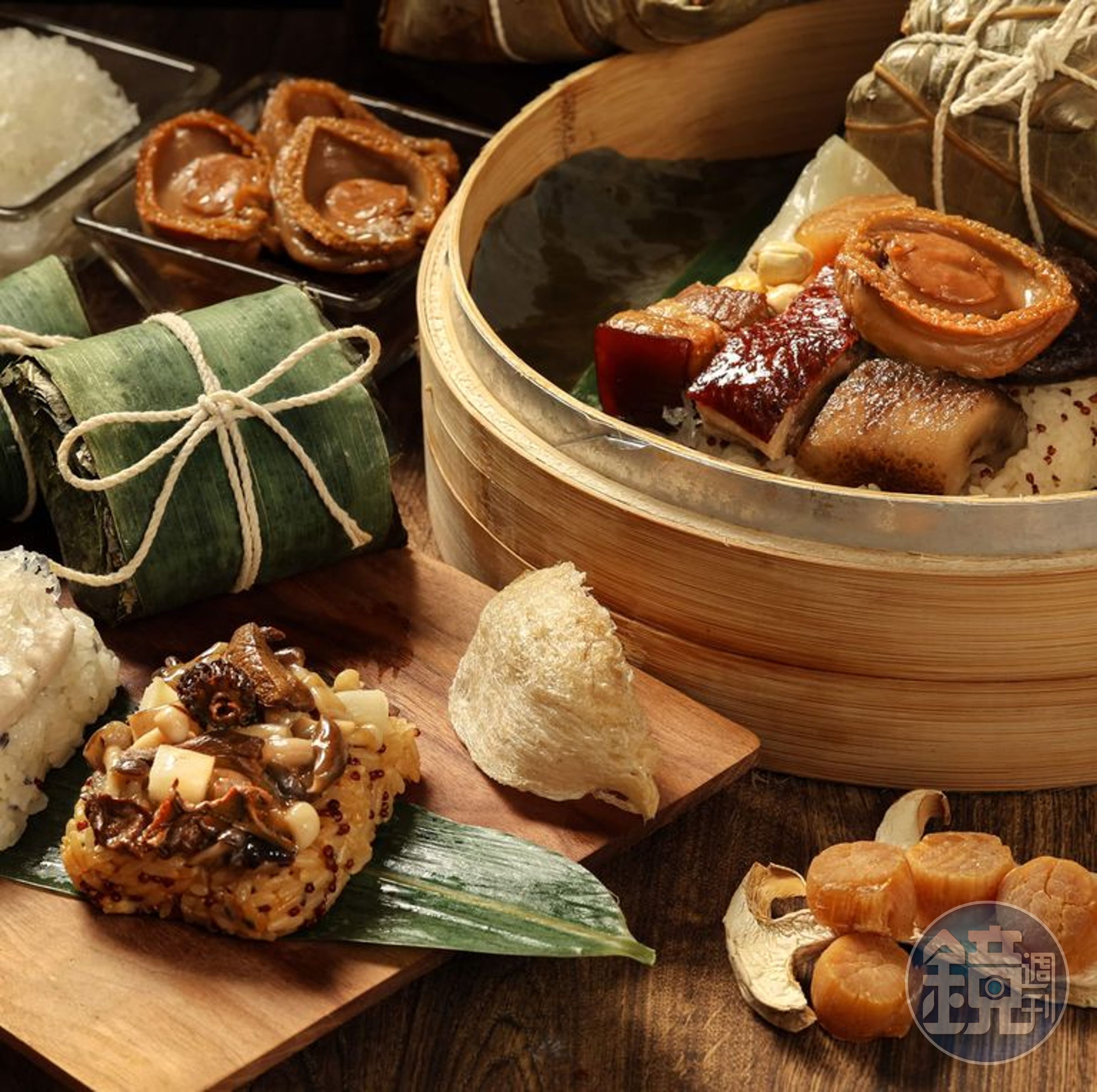 不僅在糯米中加入紅藜麥，「燕窩松茸珍饈粽禮盒」更是奢雅地以粵式頂級食材松茸、燕窩為主角。（3,580元／5個，晶華酒店提供）