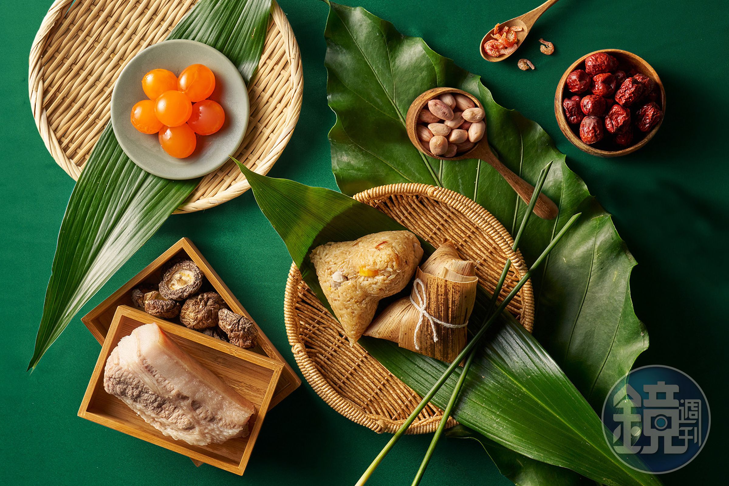 歷年人氣款「經典北部粽」使用傳統北部粽作法，將食材炒香並拌入糯米中，咬下唇齒留香。