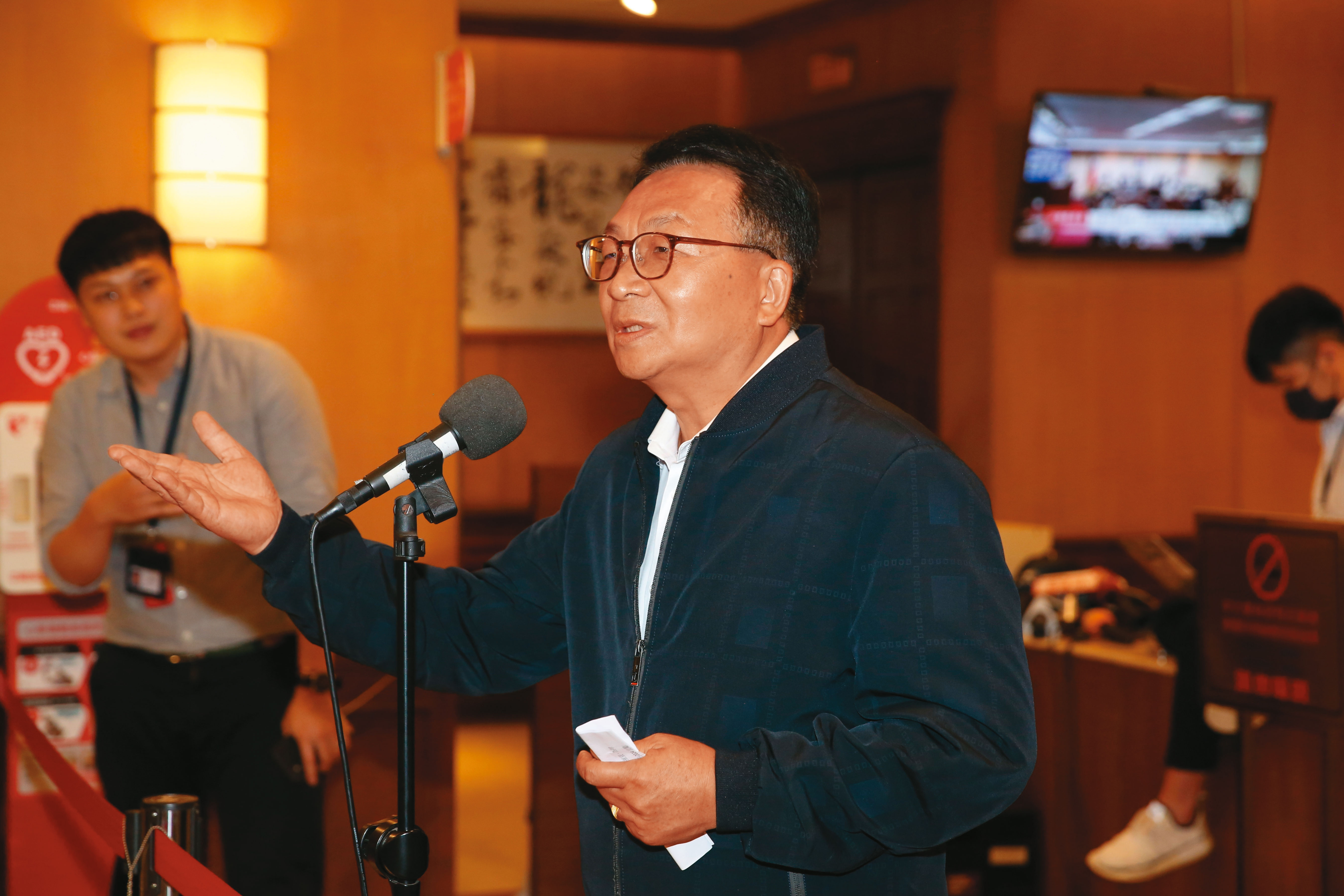 民進黨不少現任立委不再競選連任，包括最近因im.B爭議退選的陳歐珀。