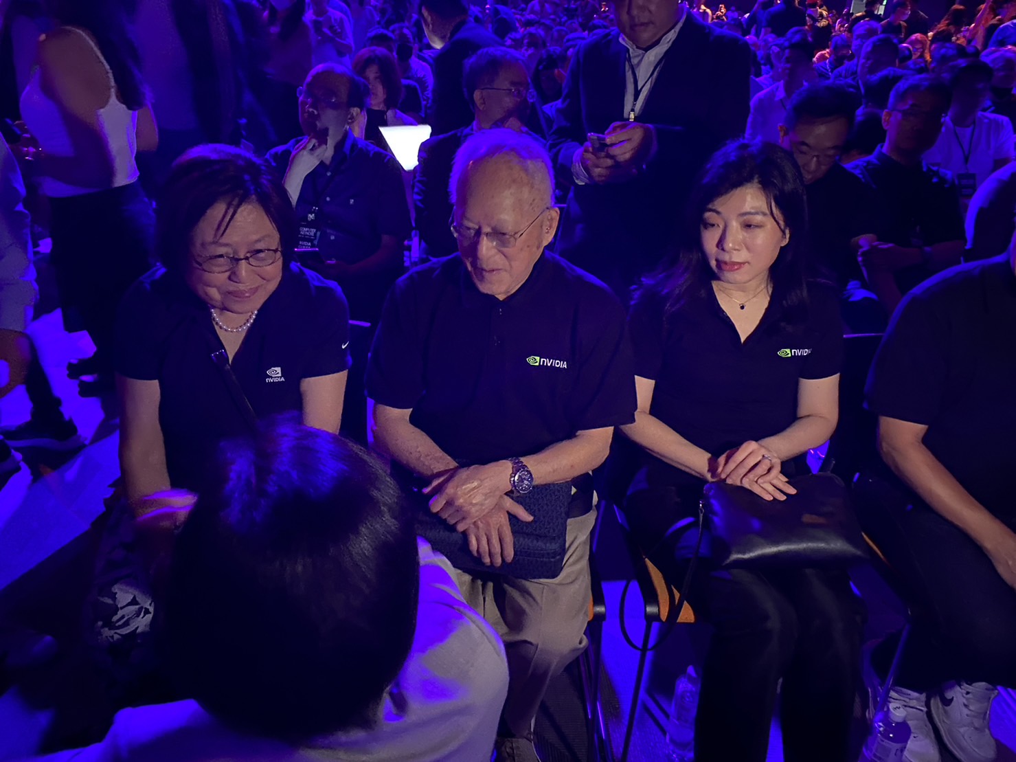 輝達（NVIDIA）執行長暨創辦人黃仁勳久違地再次登上Computex舞台，邀請全家人到場支持。