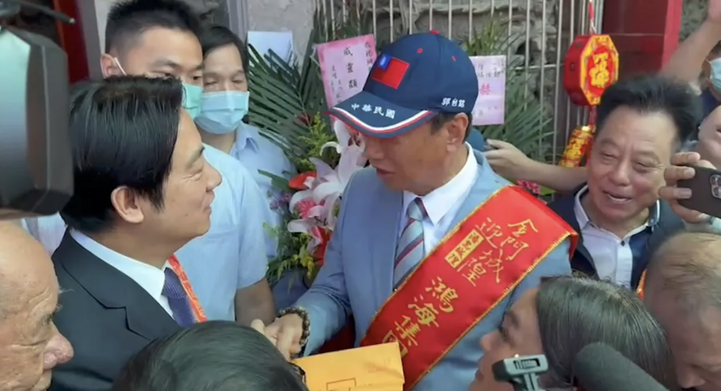 郭台銘與賴清德在金門見面。（郭辦提供）