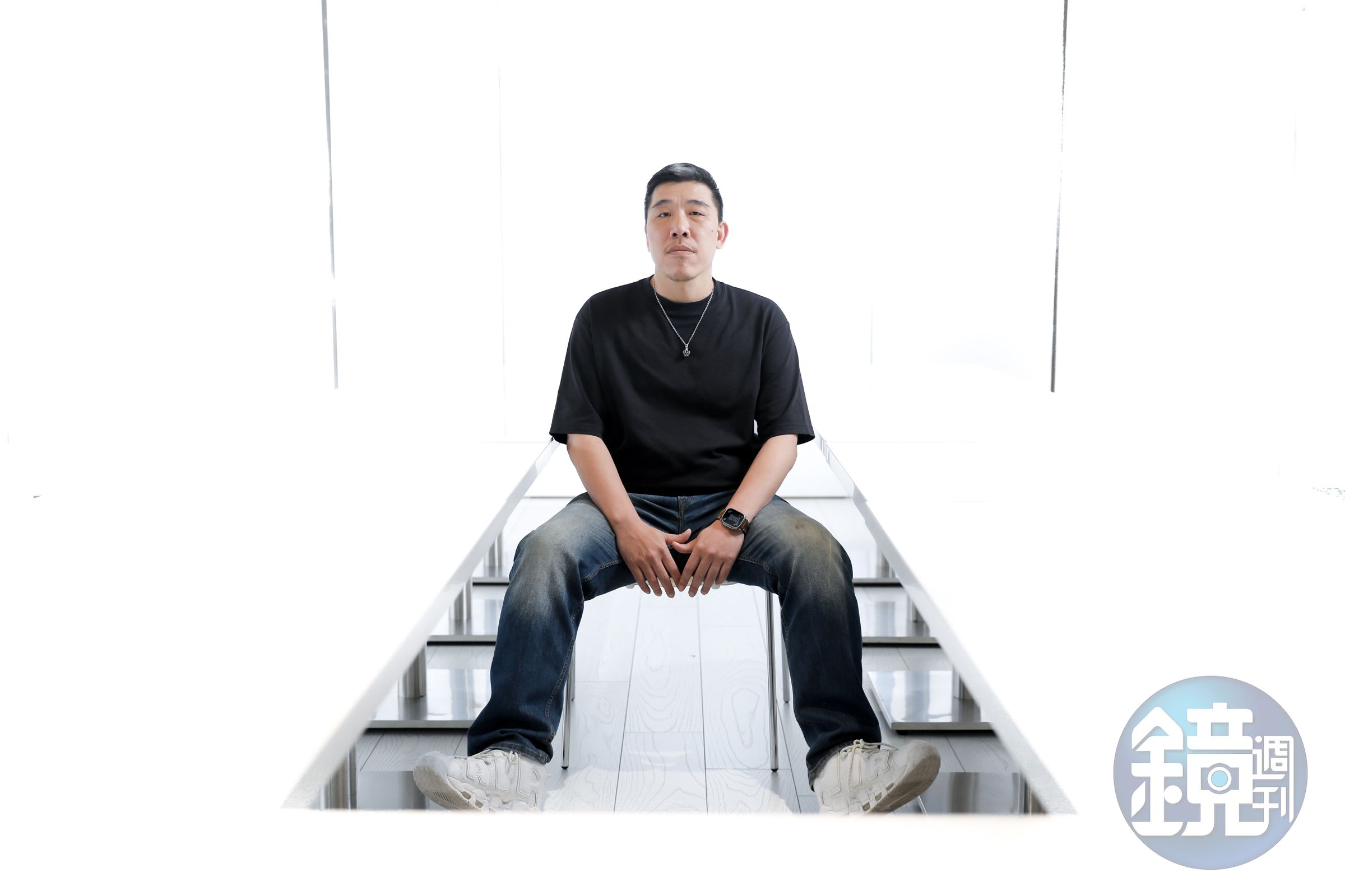 周佑洋是必應創造執行長,參與過的演唱會超過500場。