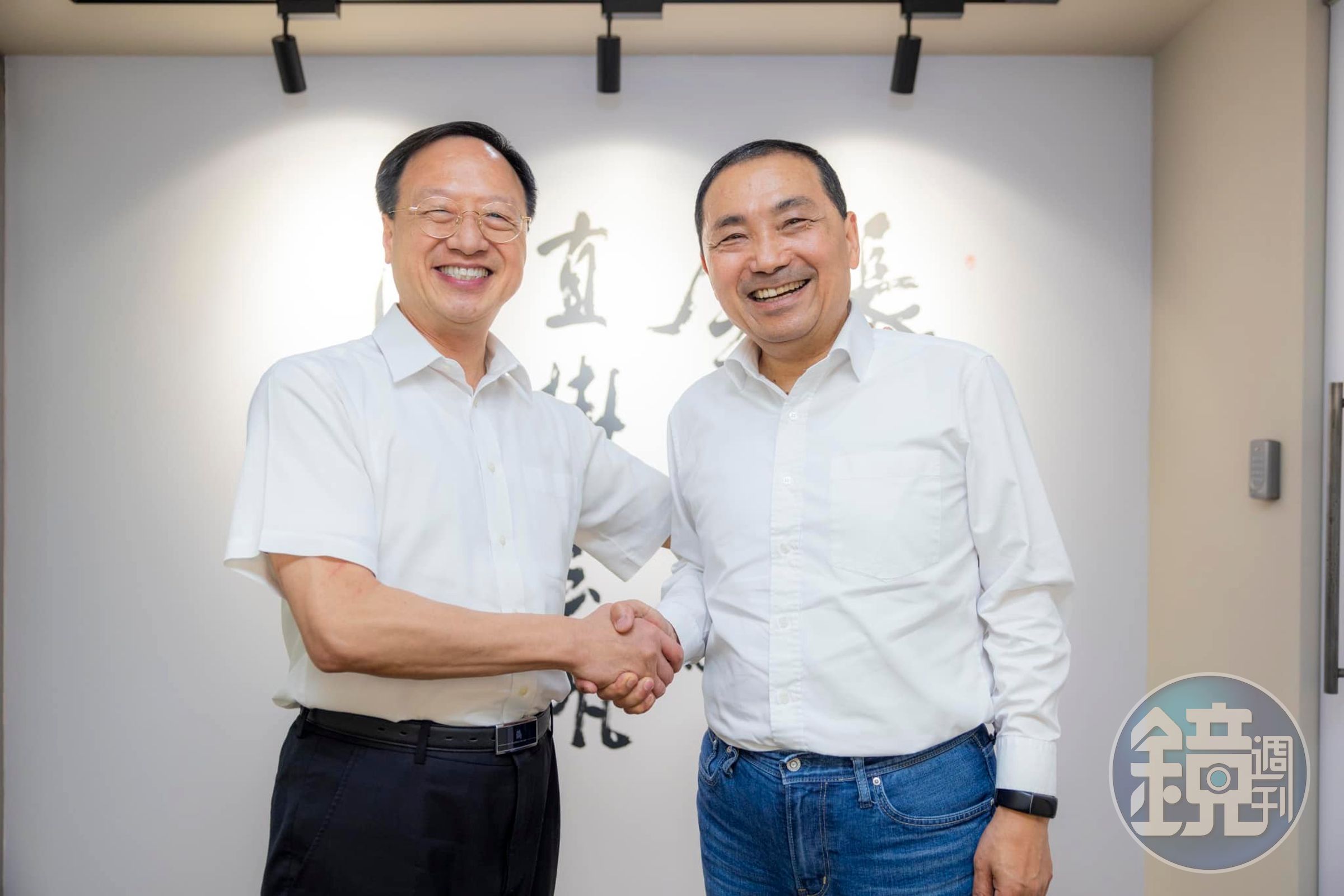 侯友宜拜會江宜樺長談兩岸與能源議題,重申「核電就是我們能源配比的選項之一」,強調台灣需要務實能源政策。(翻攝自侯友宜臉書)