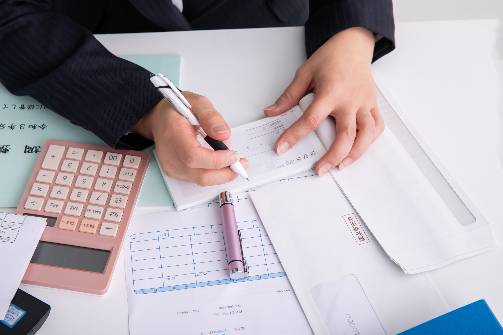 一名網友抱怨會計系無聊而且社會地位低，後悔選擇主修會計。（示意圖，photoAC）