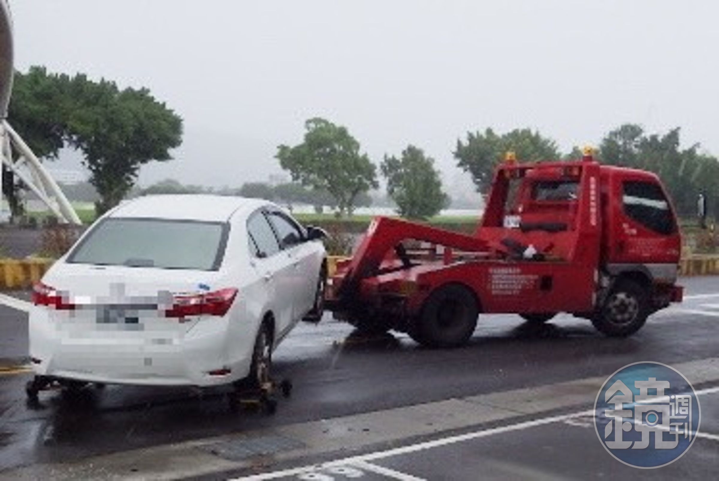 北市警局呼籲停放在堤外停車場的車主,若接獲颱風或豪大雨警報,應盡速駛離愛車,以免遭拖吊受罰。(警方提供)