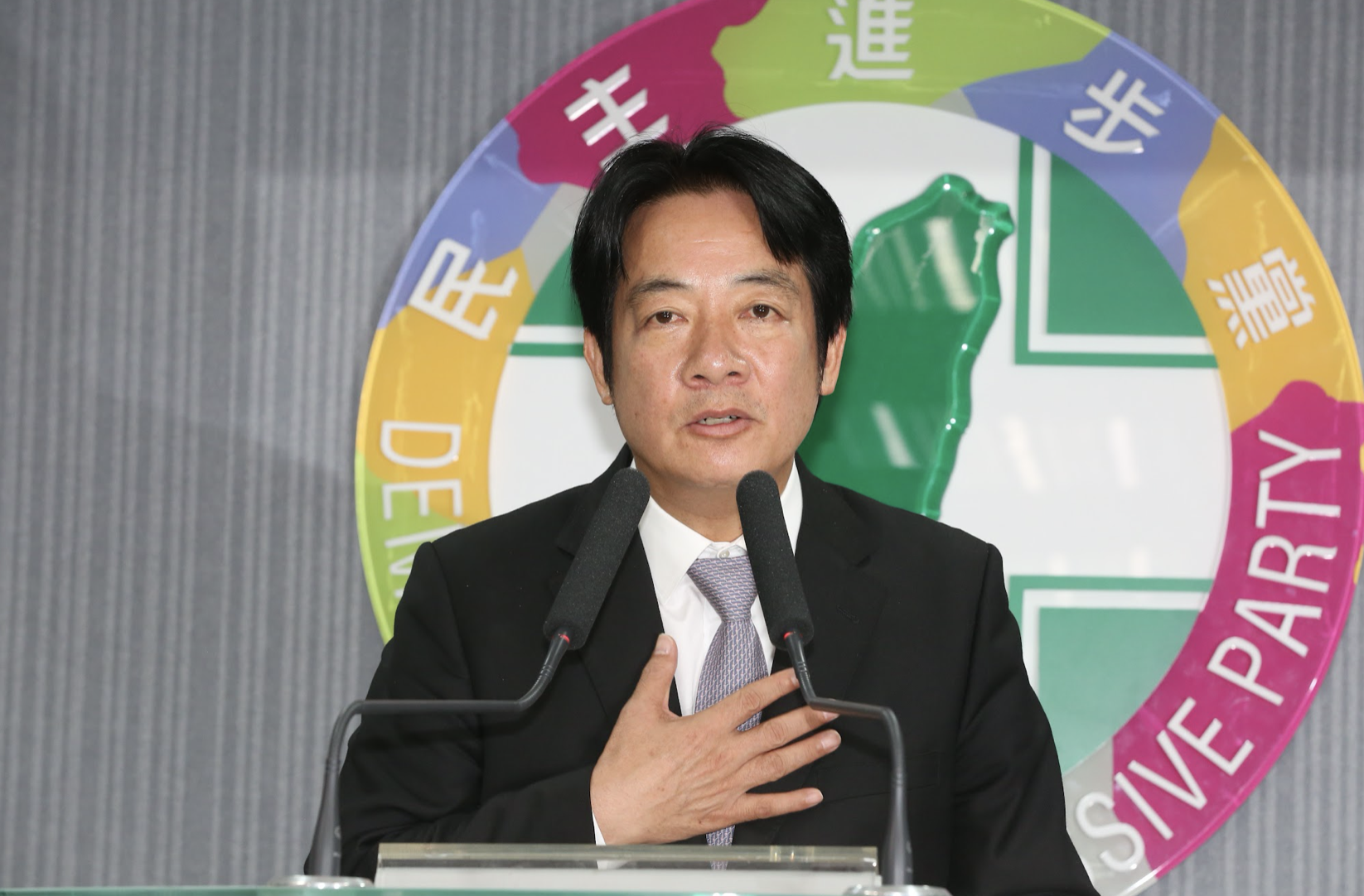 副總統賴清德將披戰袍為民進黨角逐2024總統大位，近日勤跑校園與青年學子互動。（資料照）