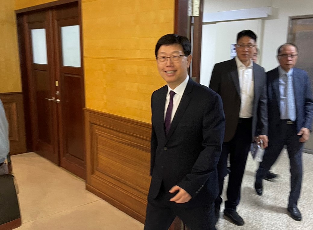 劉揚偉親自主持鴻海股東會。