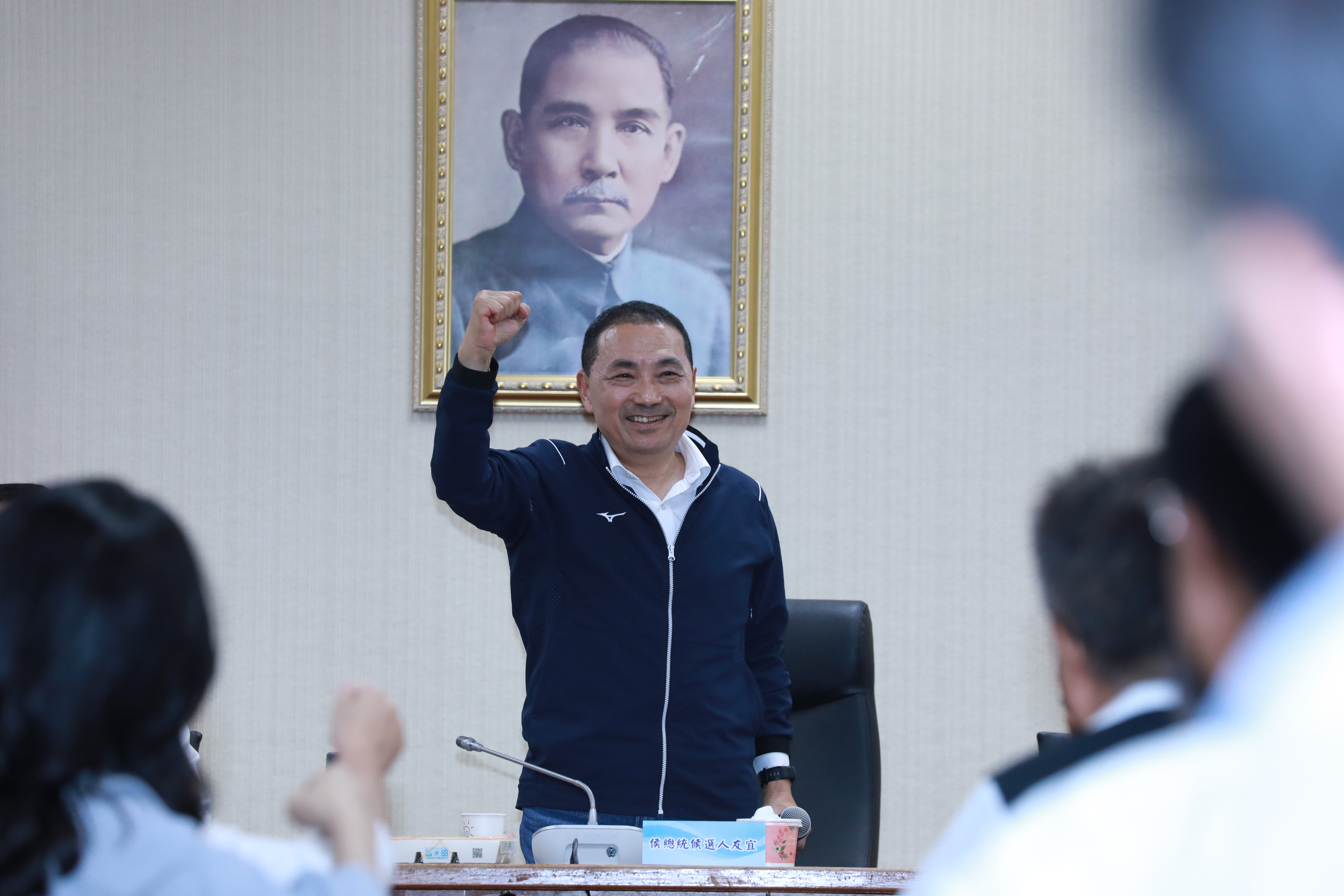 侯友宜喊「政黨輪替，我們承擔，我們一定會比民進黨做得更好」。