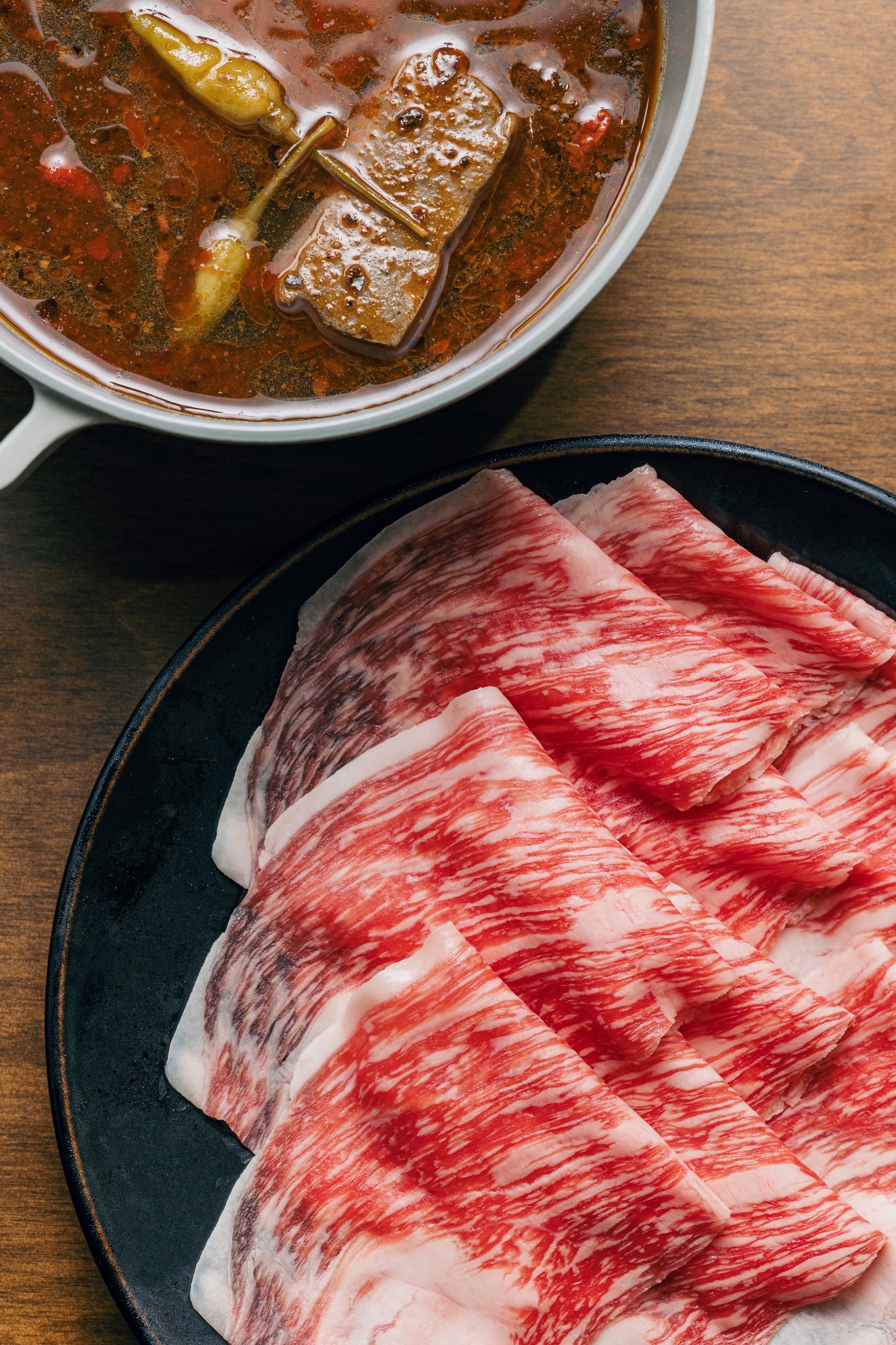 泡椒麻辣湯與日本尾崎和牛。（肉大人提供）