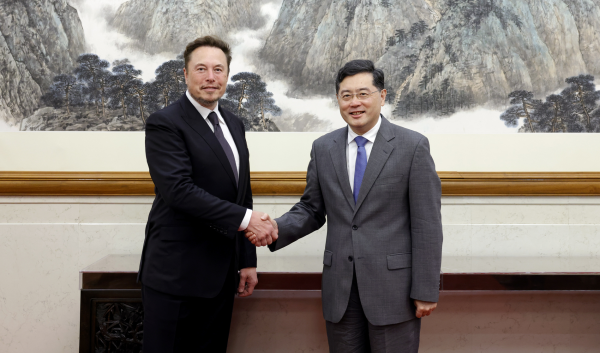 秦剛5月30日於北京會見馬斯克。(翻攝自中國外交部官網)