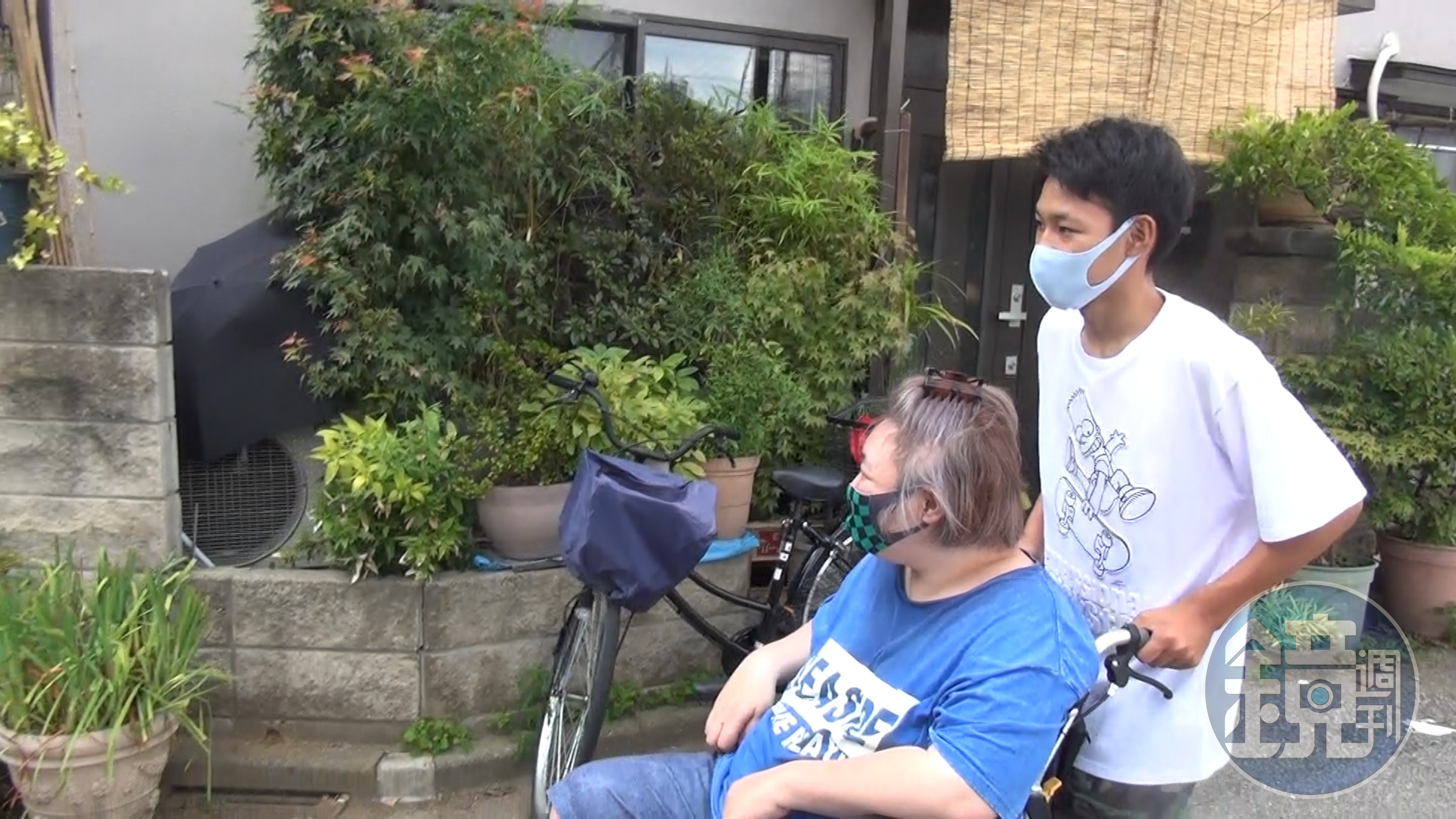 紀錄片《未成年照顧者的無聲吶喊》呈現「親職化兒童」面對的嚴酷現實。(公視提供)