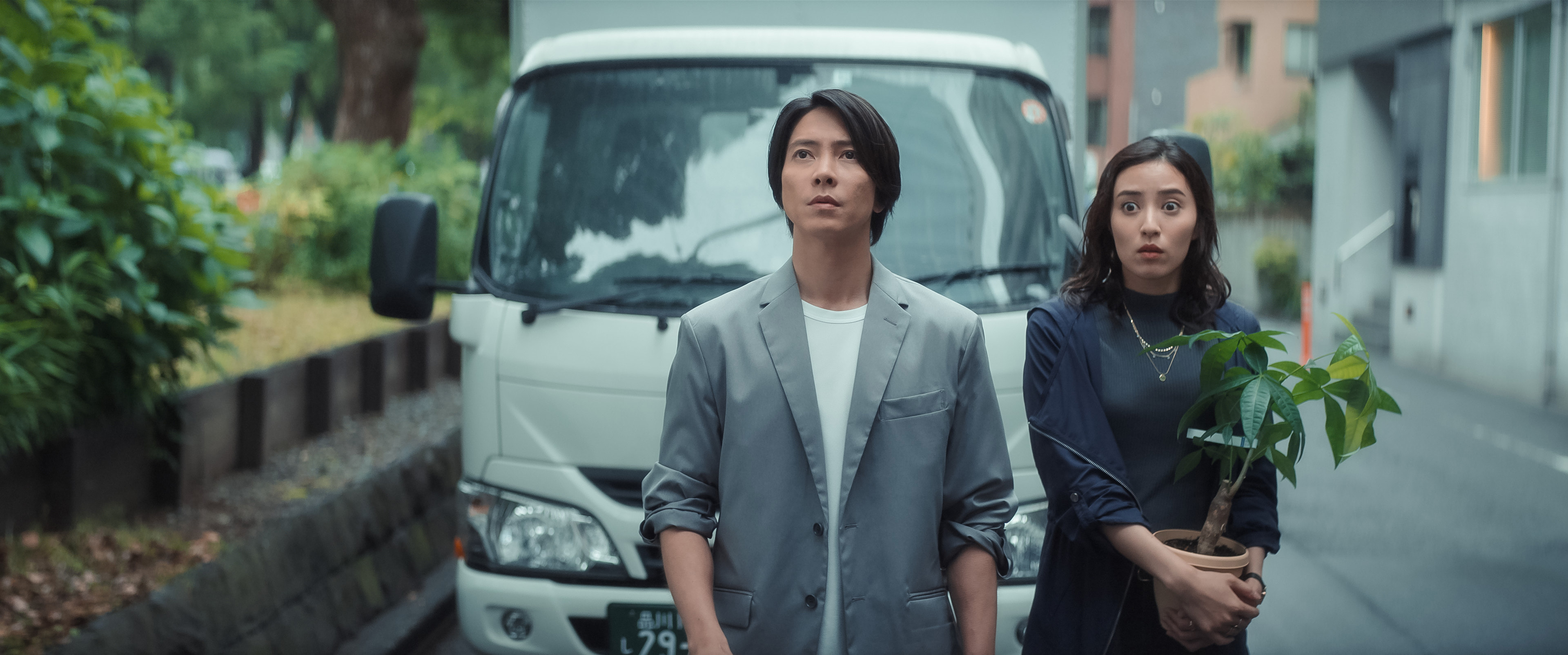 山下智久(左)主演《神之雫》將於本週五(2日)迎來完結篇。(Apple TV+提供)