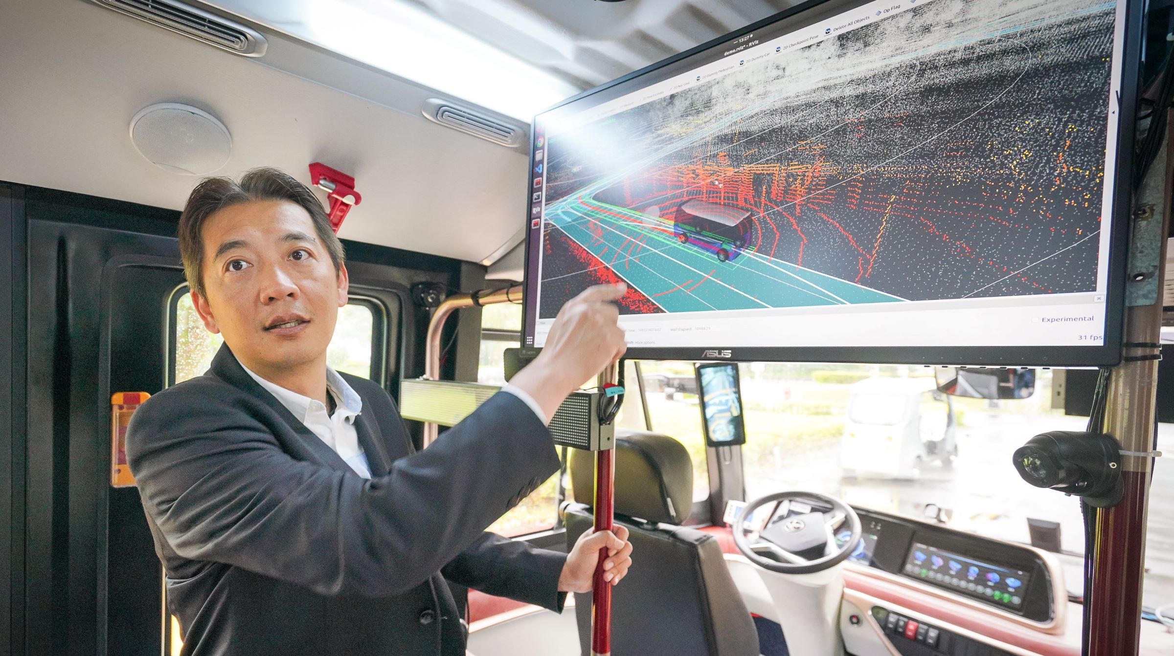 勤崴國際黃晟中表示，現在的電子地圖早就不只是當初的純地圖概念，圖資軟體之後，現在更朝智慧交通範疇去。