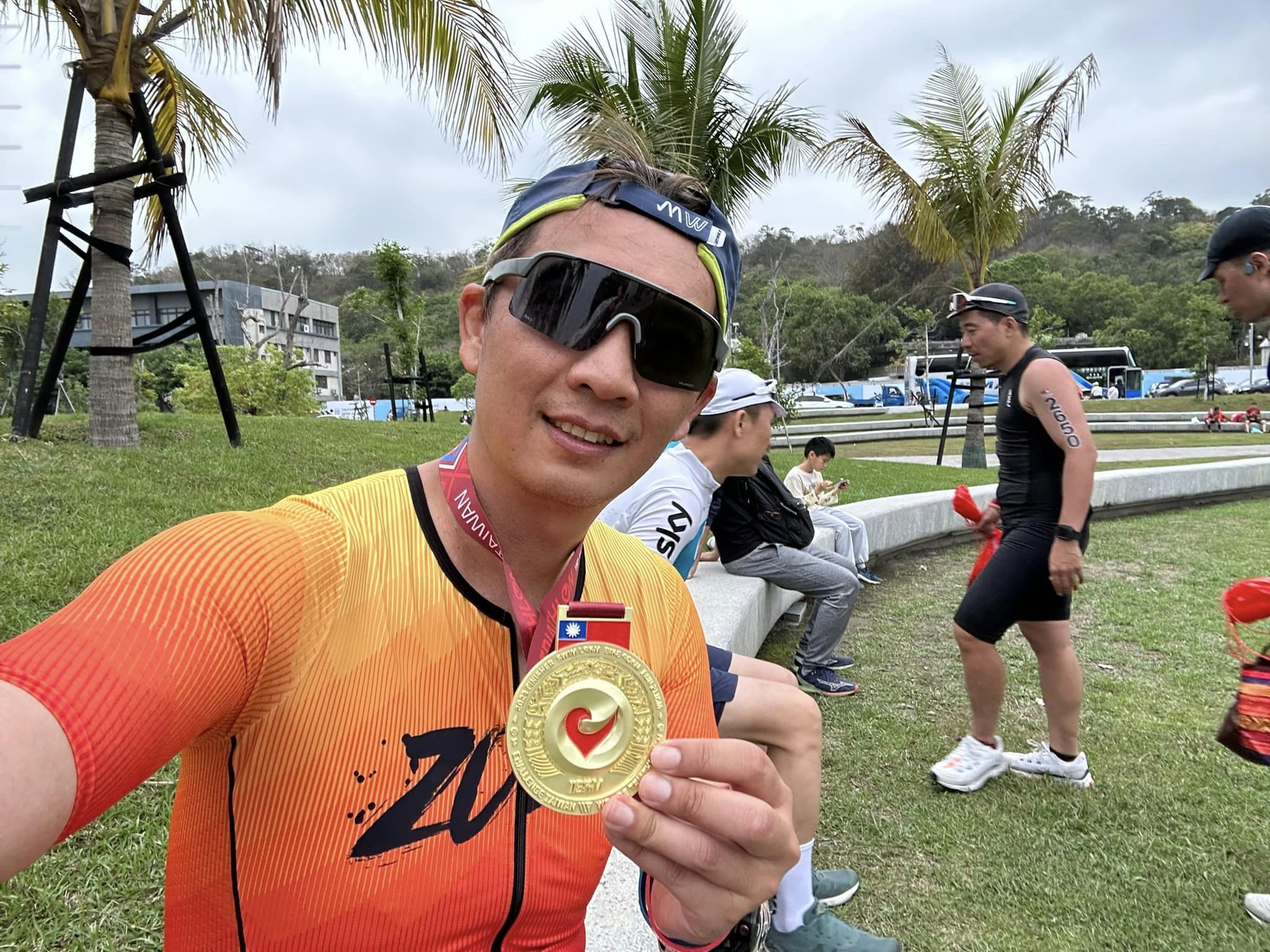 黃晟中喜歡有挑戰性的運動，看來他很享受積極面對、咬牙堅持、痛快完成的FU，難怪爬完喜馬拉雅山、又跑去參加鐵人三項。(黃晟中提供)
