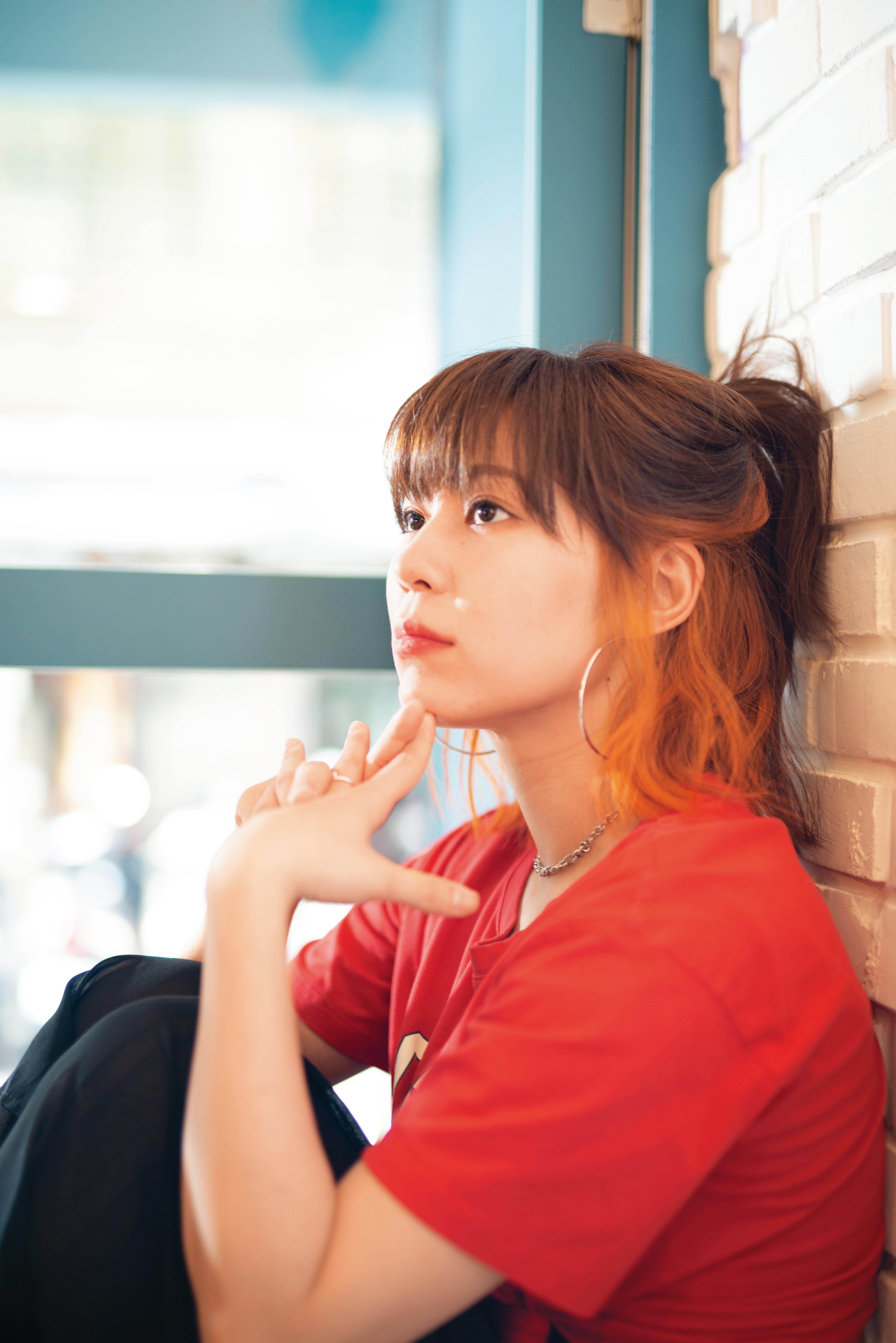 華承妍曾是日本音樂大師小室哲哉的旗下女弟子,培訓1年後出道。
