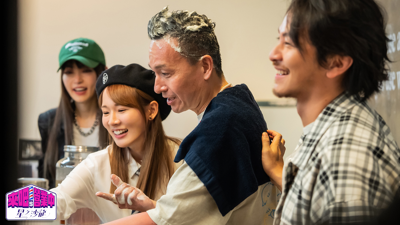 小鐘現身力挺林莎。（TVBS提供）