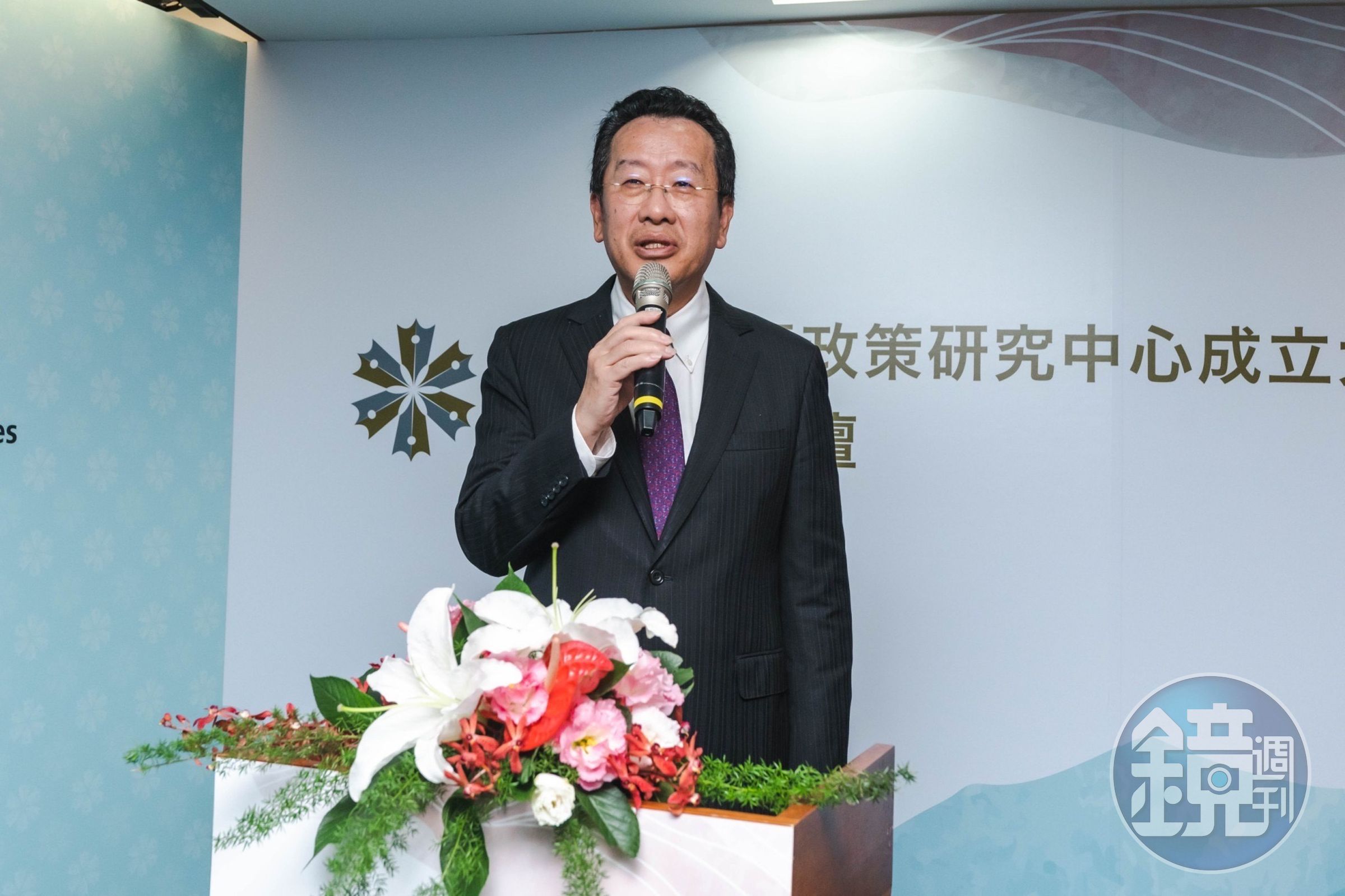 萬國法規暨政策研究中心今日成立,顧立雄也現身站台。(財團法人萬國法律基金會提供)