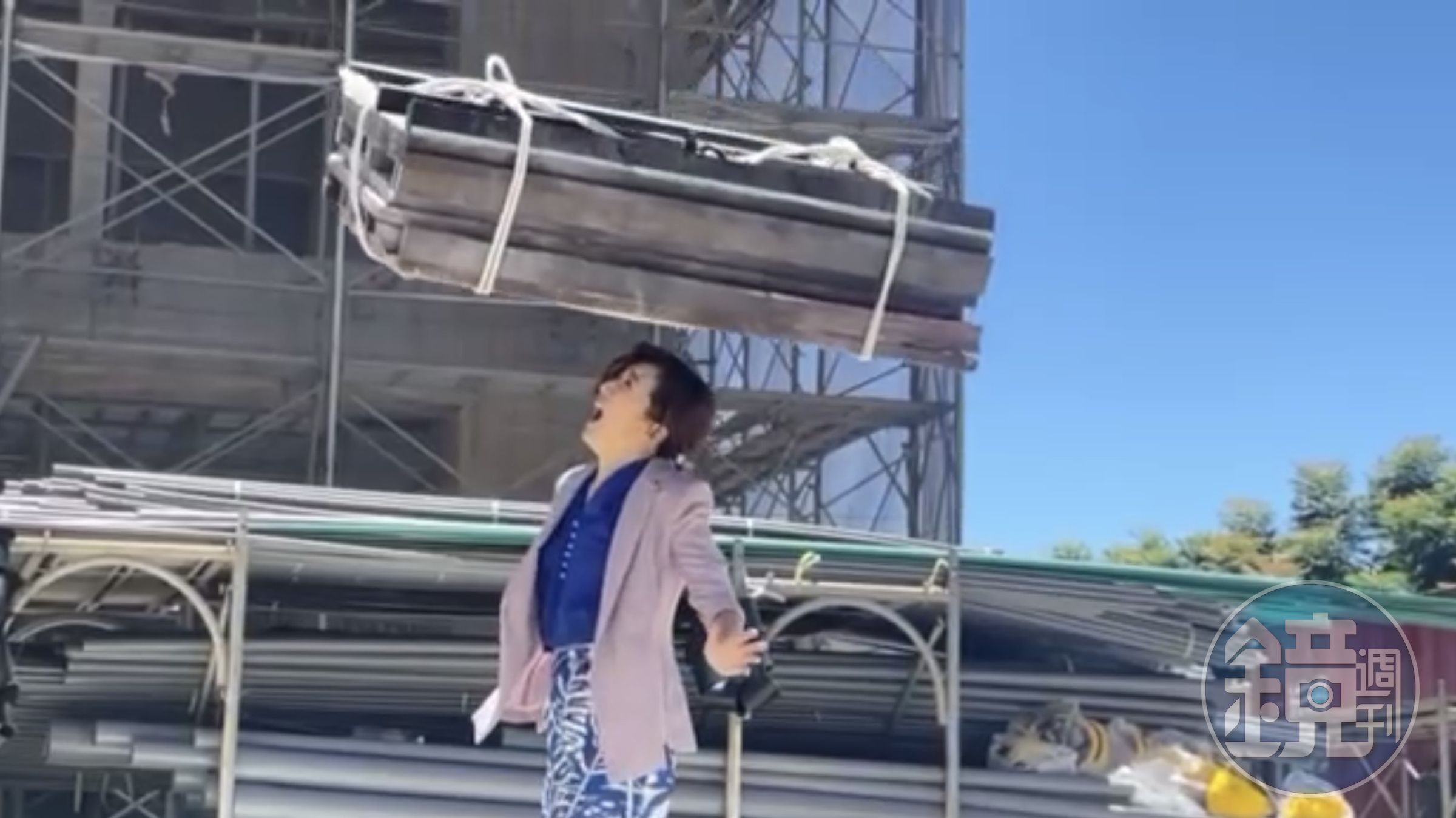 《市井豪門》廖家儀親自上陣,被重物擊中頭部,相當敬業。(民視提供)