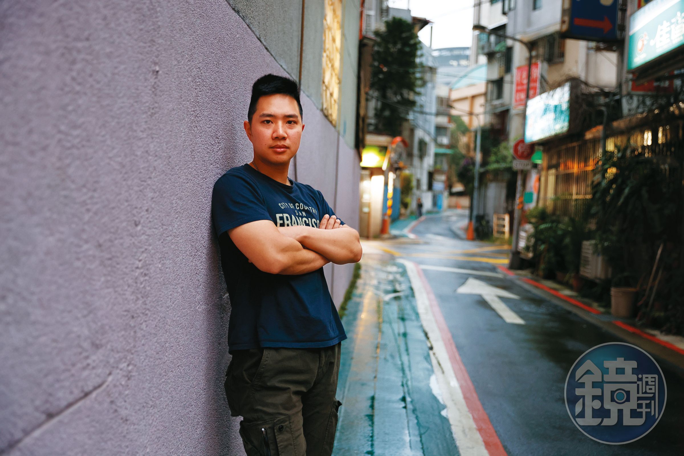 陳晞曾服役於國軍特戰傘兵部隊,大學時代就決定投身軍旅,夢想是進入法國外籍兵團。