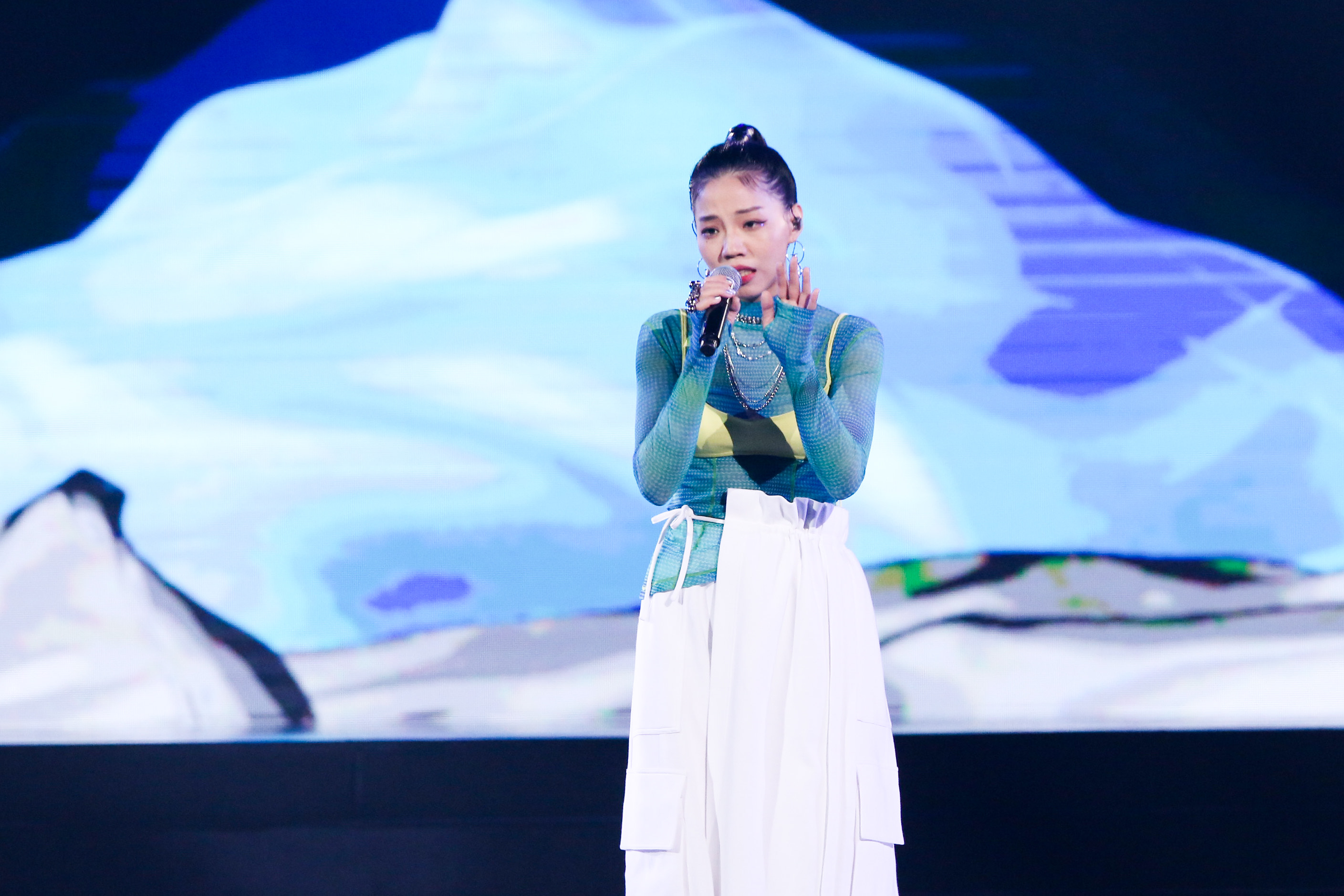 洪佩瑜出席Hito流行音樂頒獎典禮，奪「聲猛女聲」大獎。