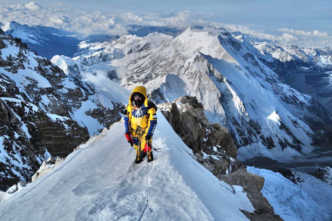 曾格爾「干城章嘉峰」紀錄遭拔，今日發文表示她再登頂一次，這次沒有走錯了。（翻攝自曾格爾臉書）