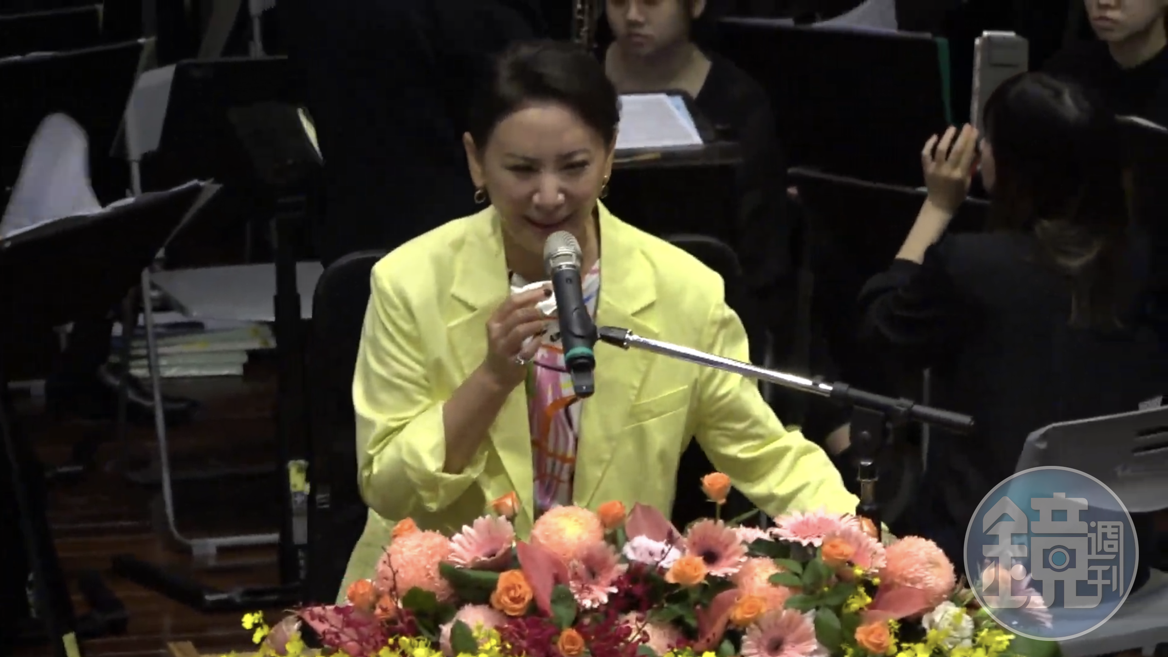 陳亞蘭致詞時表示接下來歌仔戲將與AI結合。(翻攝台師大YT頻道)