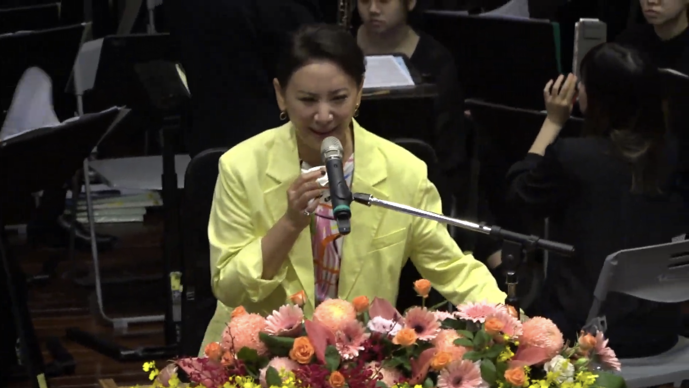 陳亞蘭致詞時表示接下來歌仔戲將與AI結合。（翻攝台師大YT頻道）