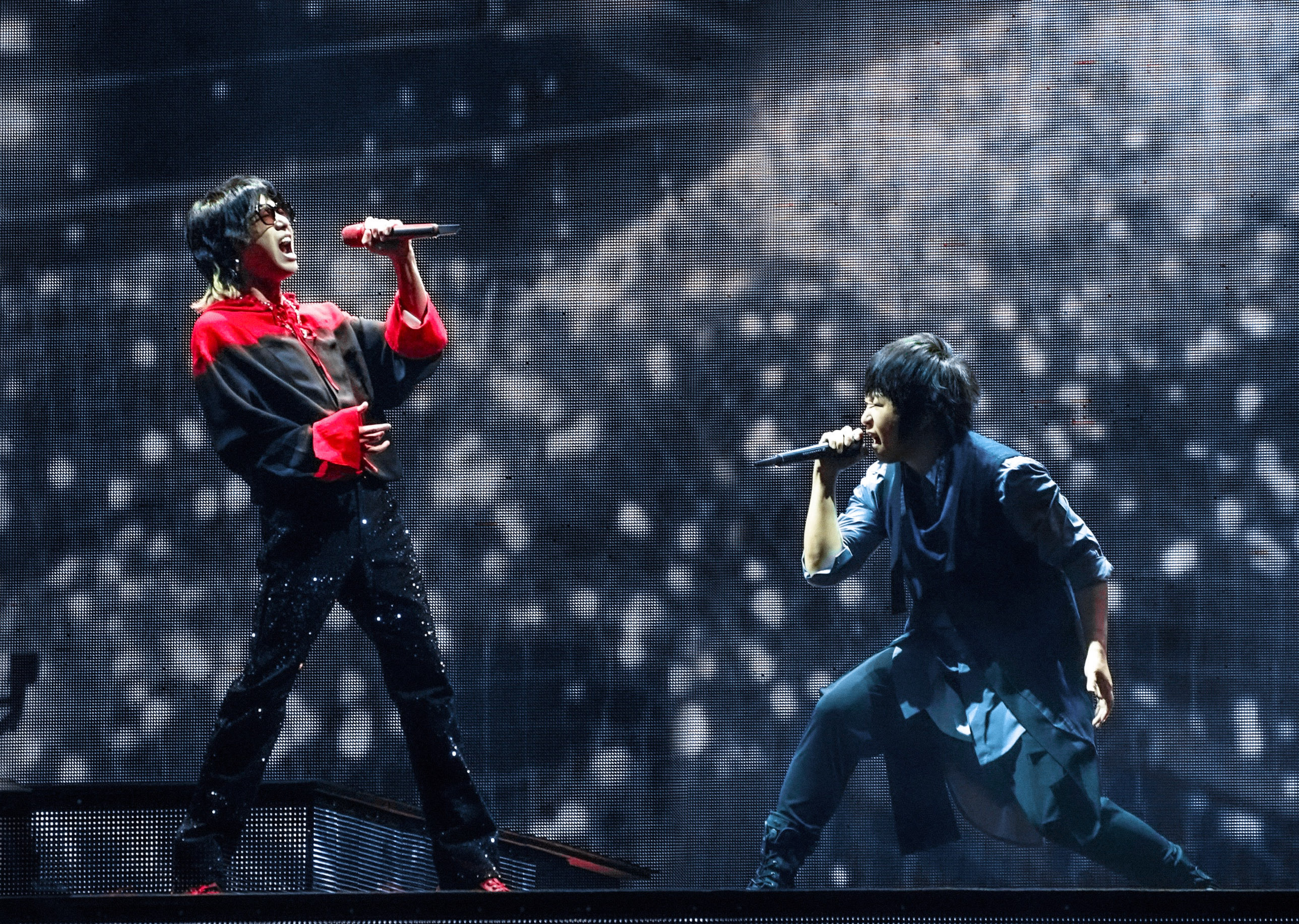 中國大陸歌手華晨宇擔任五月天演唱會嘉賓。（相信音樂提供）