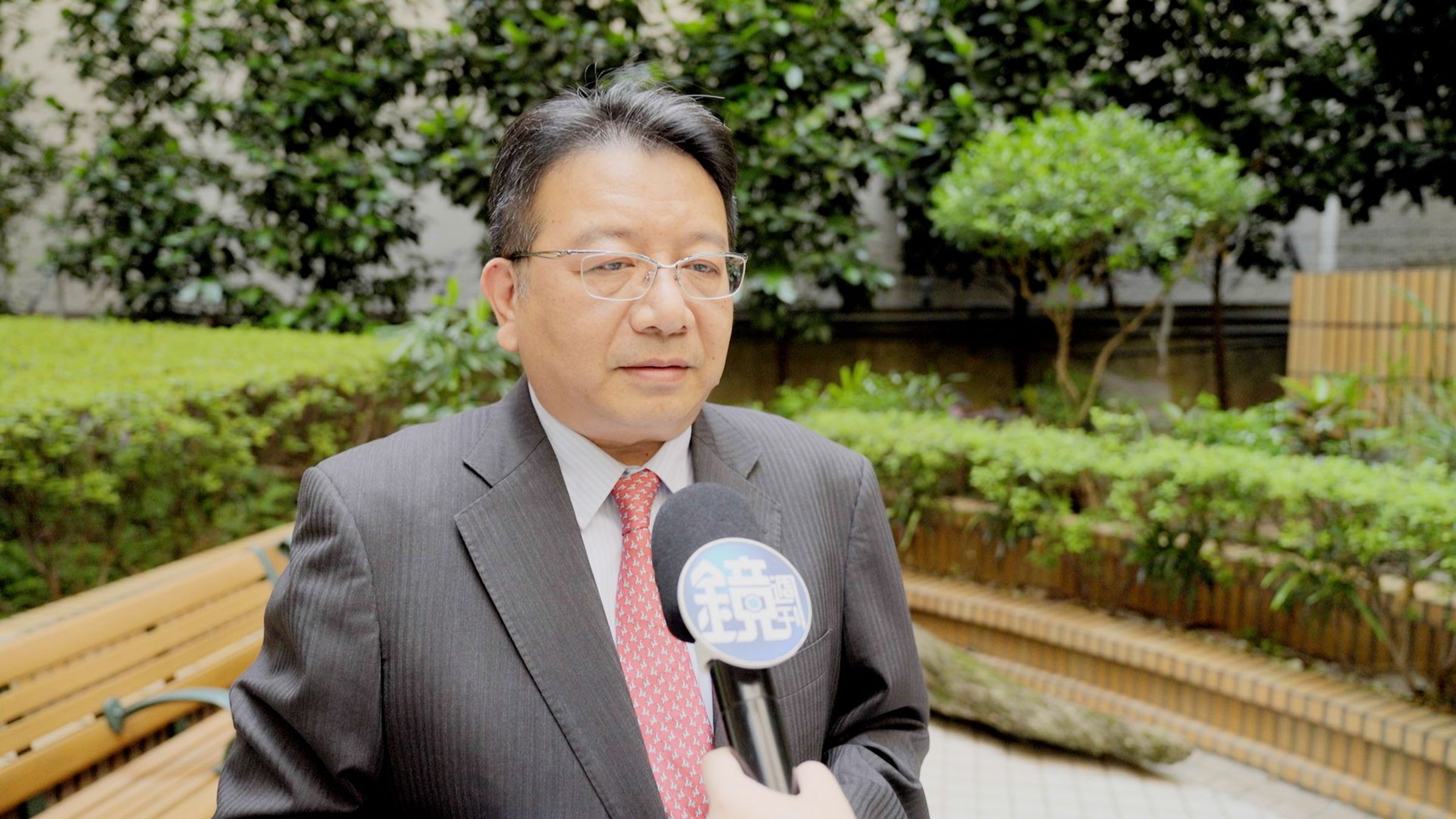 房產專家田大全認為,低自備與低首付的優惠方案讓年輕人減低壓力,也呼籲年輕人第一間房別好高騖遠,像汐止就是個不錯的選擇。