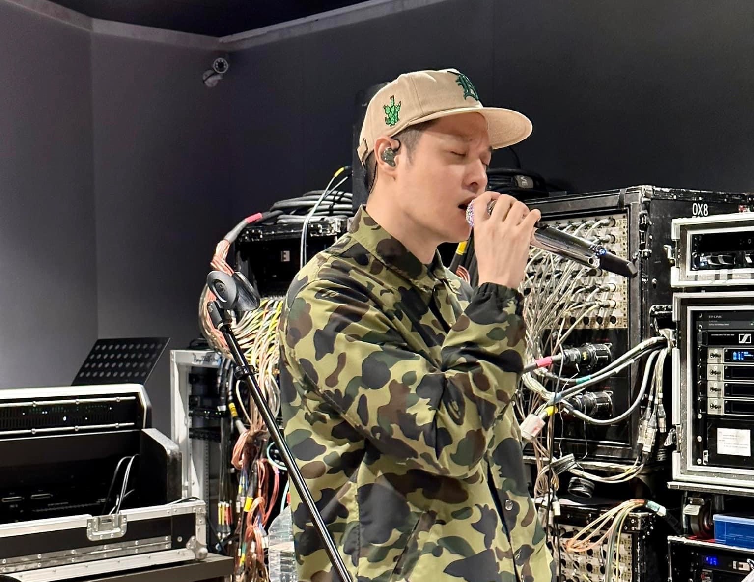 周湯豪再被拍到和鄭雲燦約會。（翻攝自周湯豪臉書）