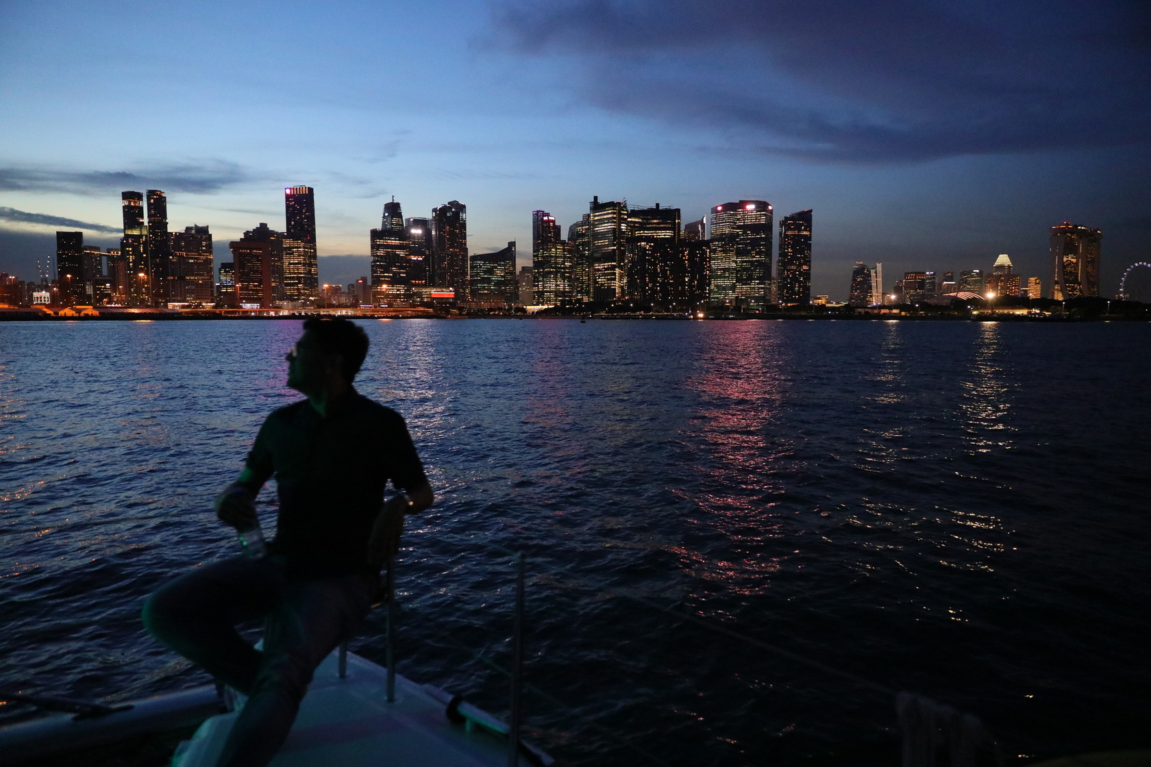 沒想到海上看新加坡夜景如此令人難忘。